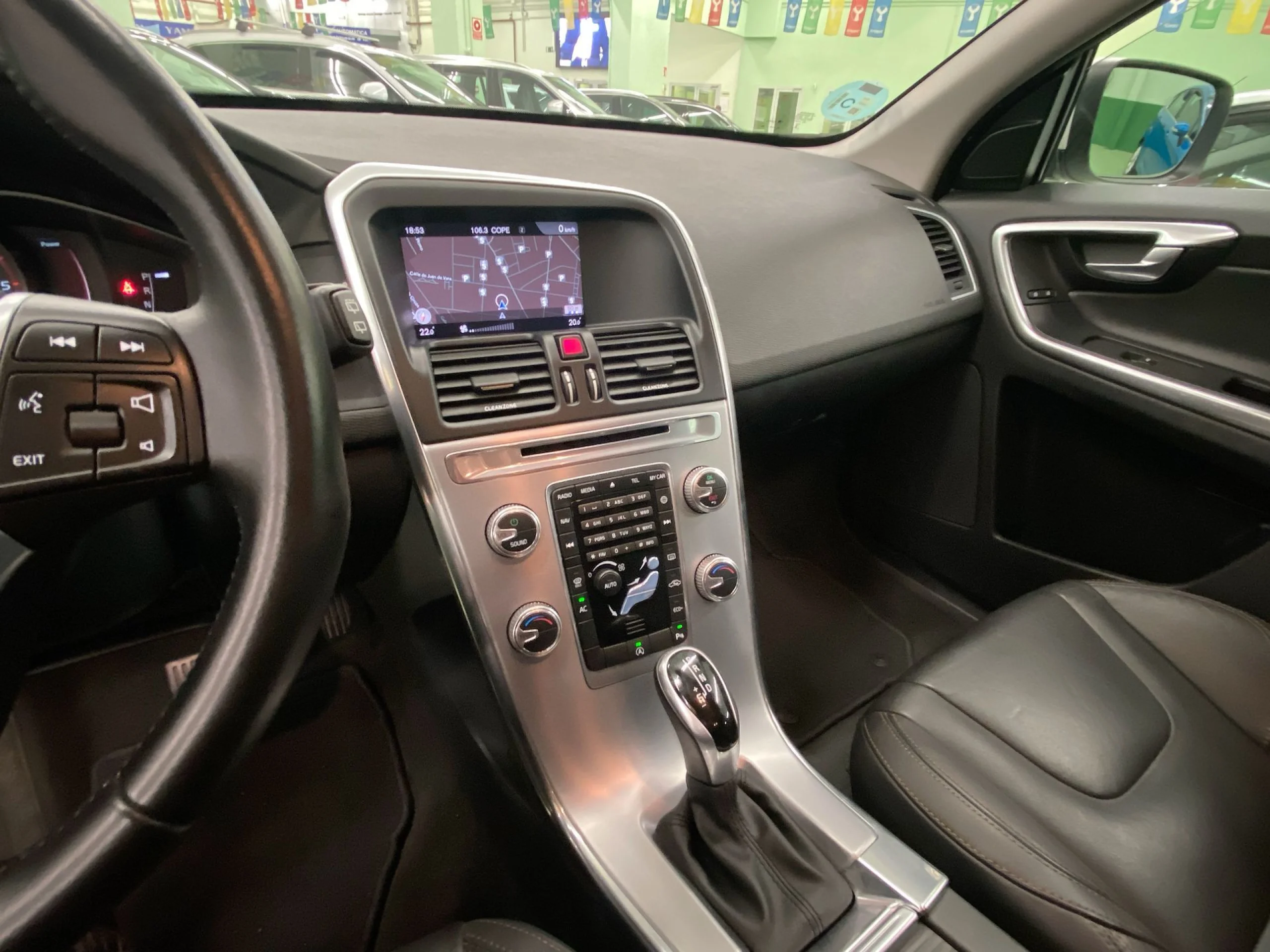 Volvo Xc60 D4 Momentum Auto 140 kW (190 CV) - Foto 17