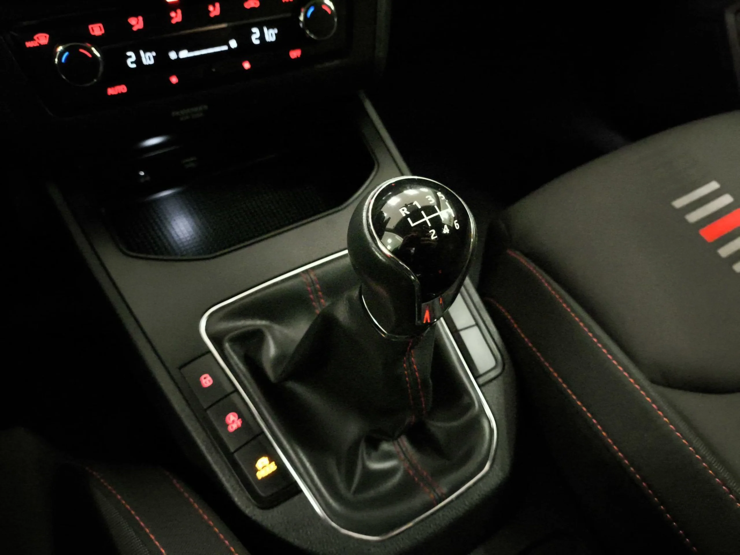 Seat Ibiza 1.0 EcoTSI FR 85 kW (115 CV) - Foto 18