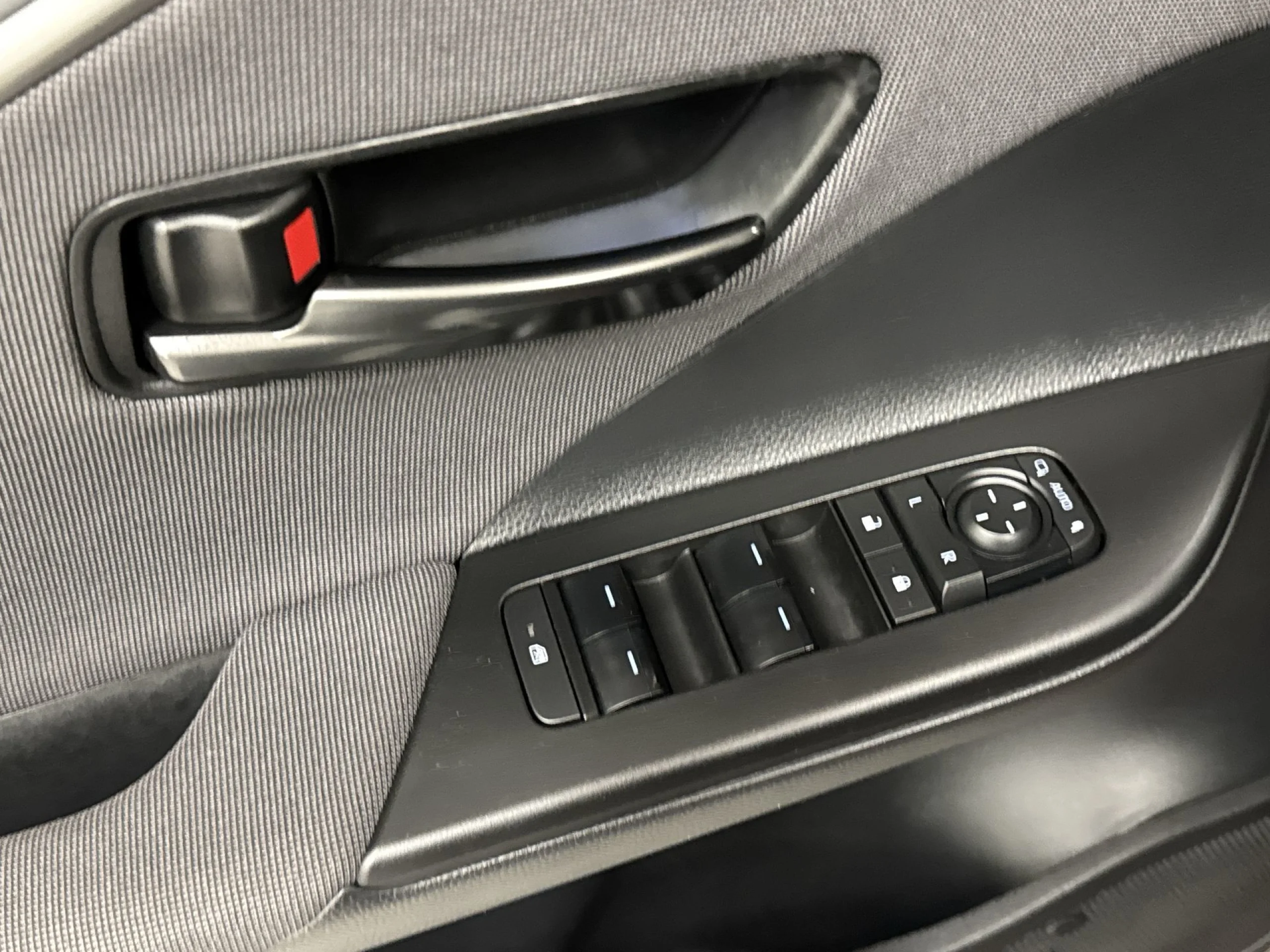 Toyota C-HR 220PH Advance 164 kW (223 CV) - Foto 10