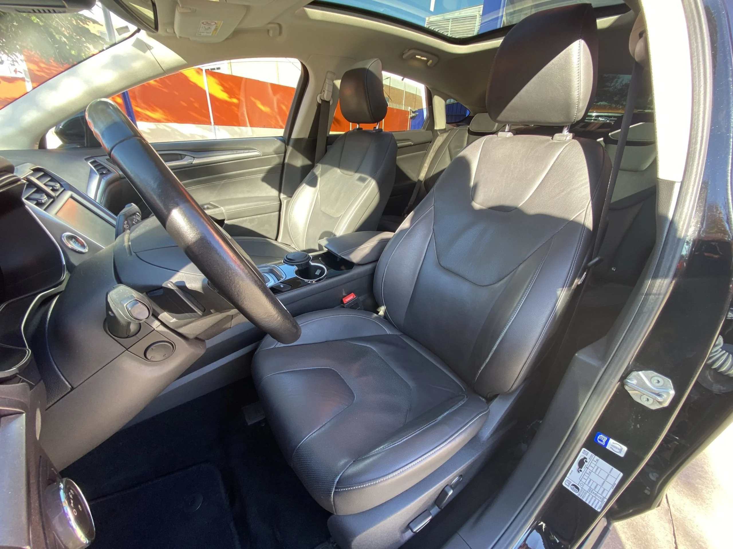 Ford Mondeo 2.0 EcoBoost Titanium PowerShift 177 kW (240 CV) - Foto 8