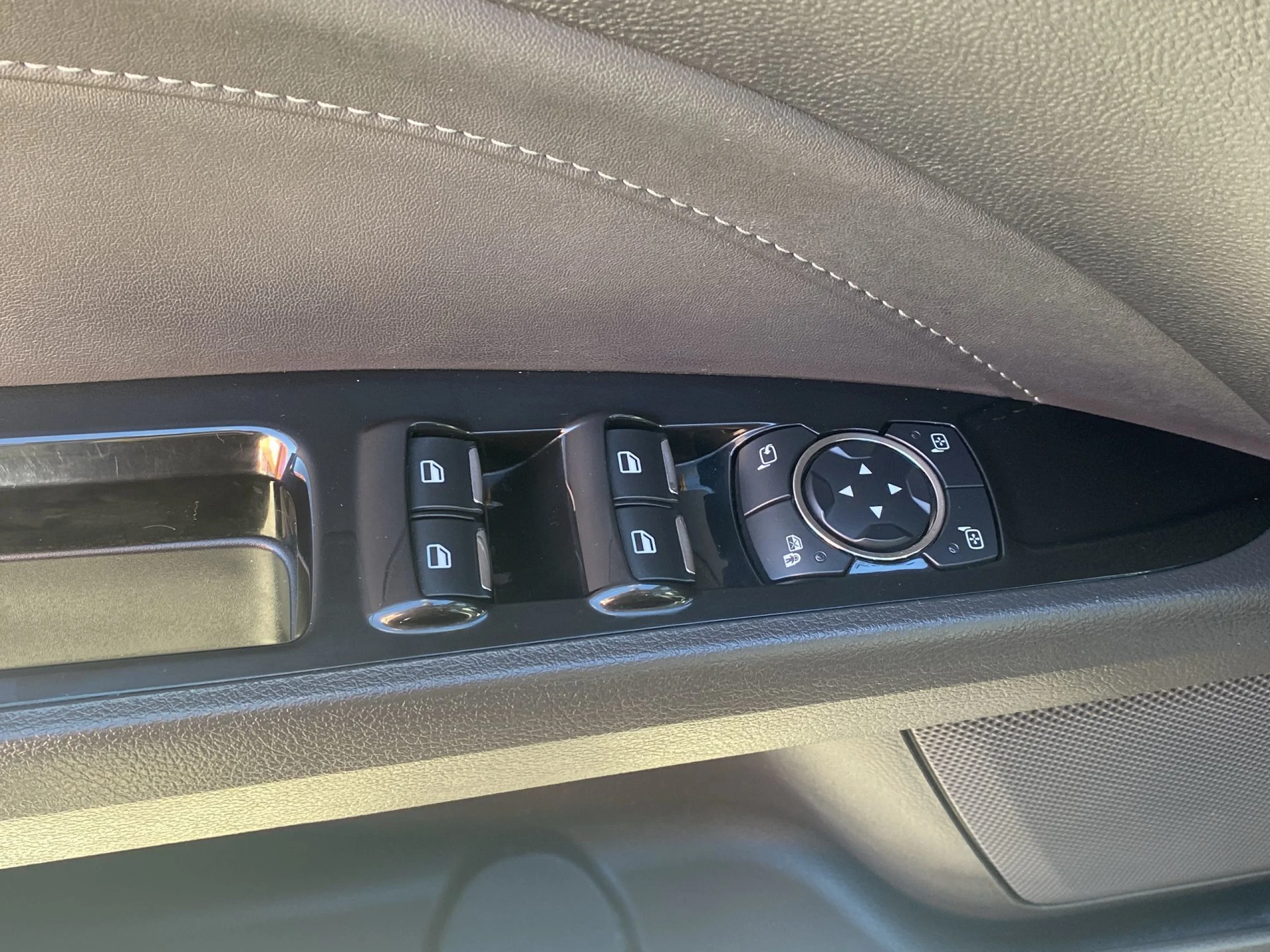 Ford Mondeo 2.0 EcoBoost Titanium PowerShift 177 kW (240 CV) - Foto 10