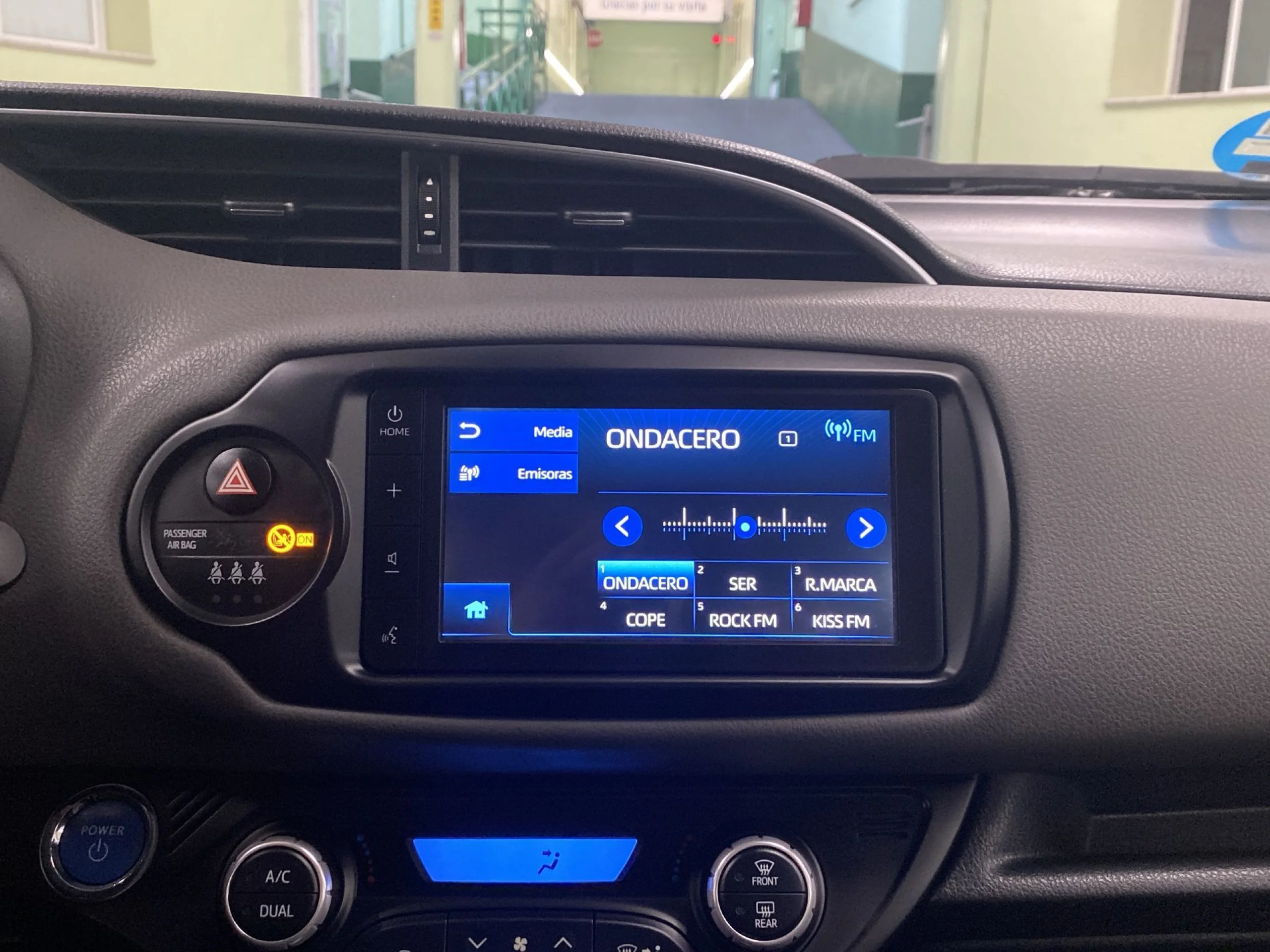 Toyota Yaris 1.5 100H Feel 74 kW (100 CV) - Foto 13