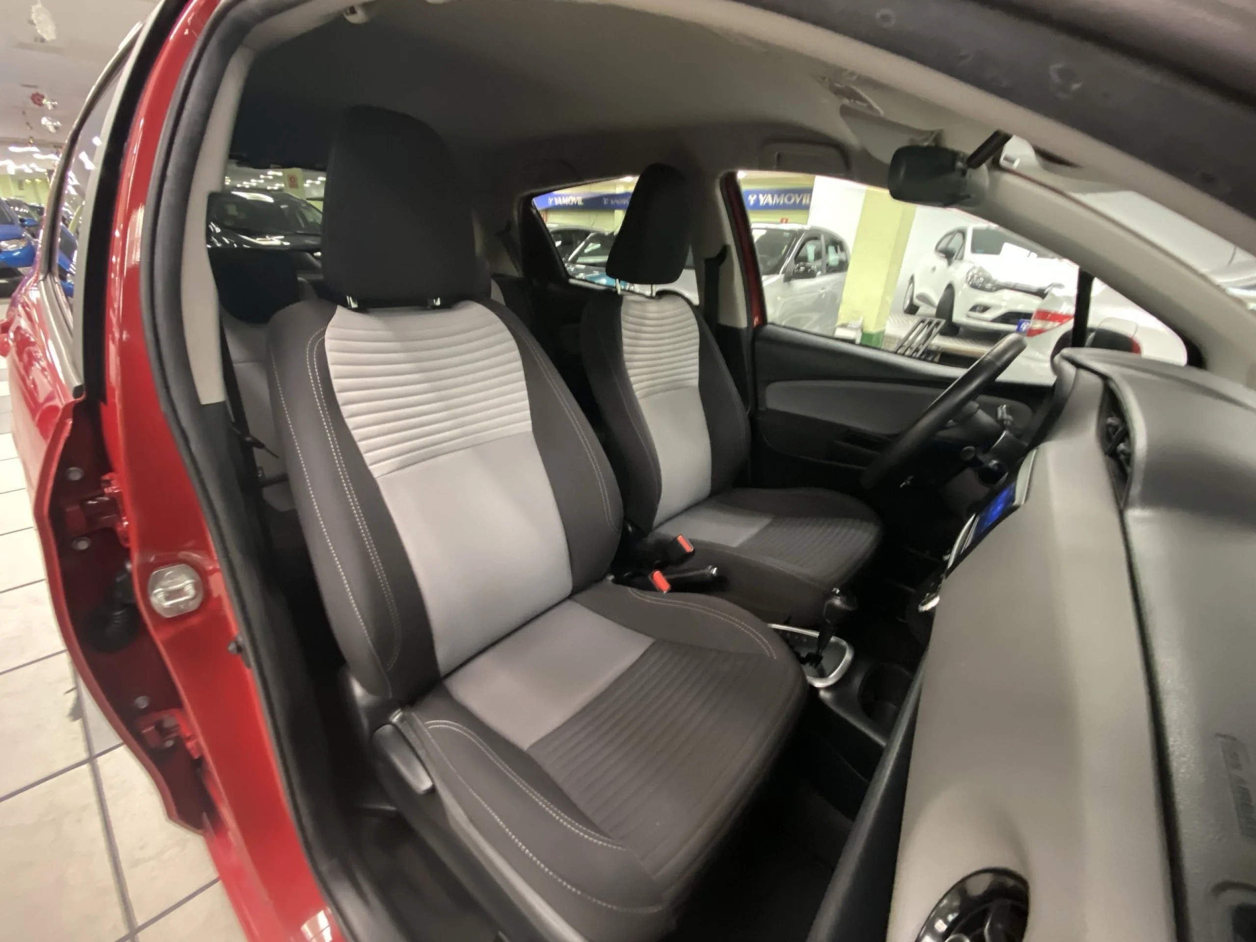 Toyota Yaris 1.5 100H Feel 74 kW (100 CV) - Foto 20