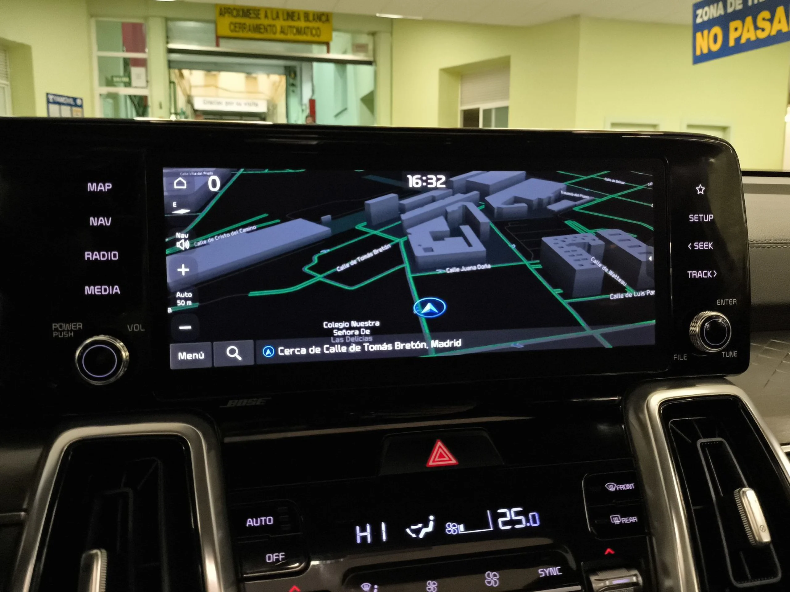 Kia Sorento 1.6 T-GDi HEV Emotion 4x2 (Pack Luxury) Auto 169 kW (230 CV) - Foto 18