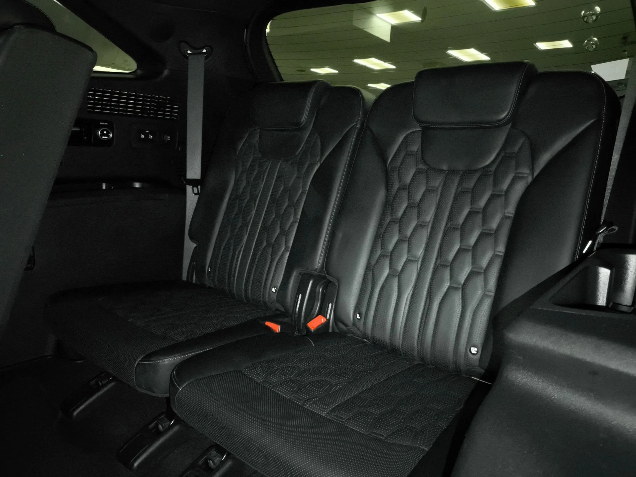 Kia Sorento 1.6 T-GDi HEV Emotion 4x2 (Pack Luxury) Auto 169 kW (230 CV) - Foto 26