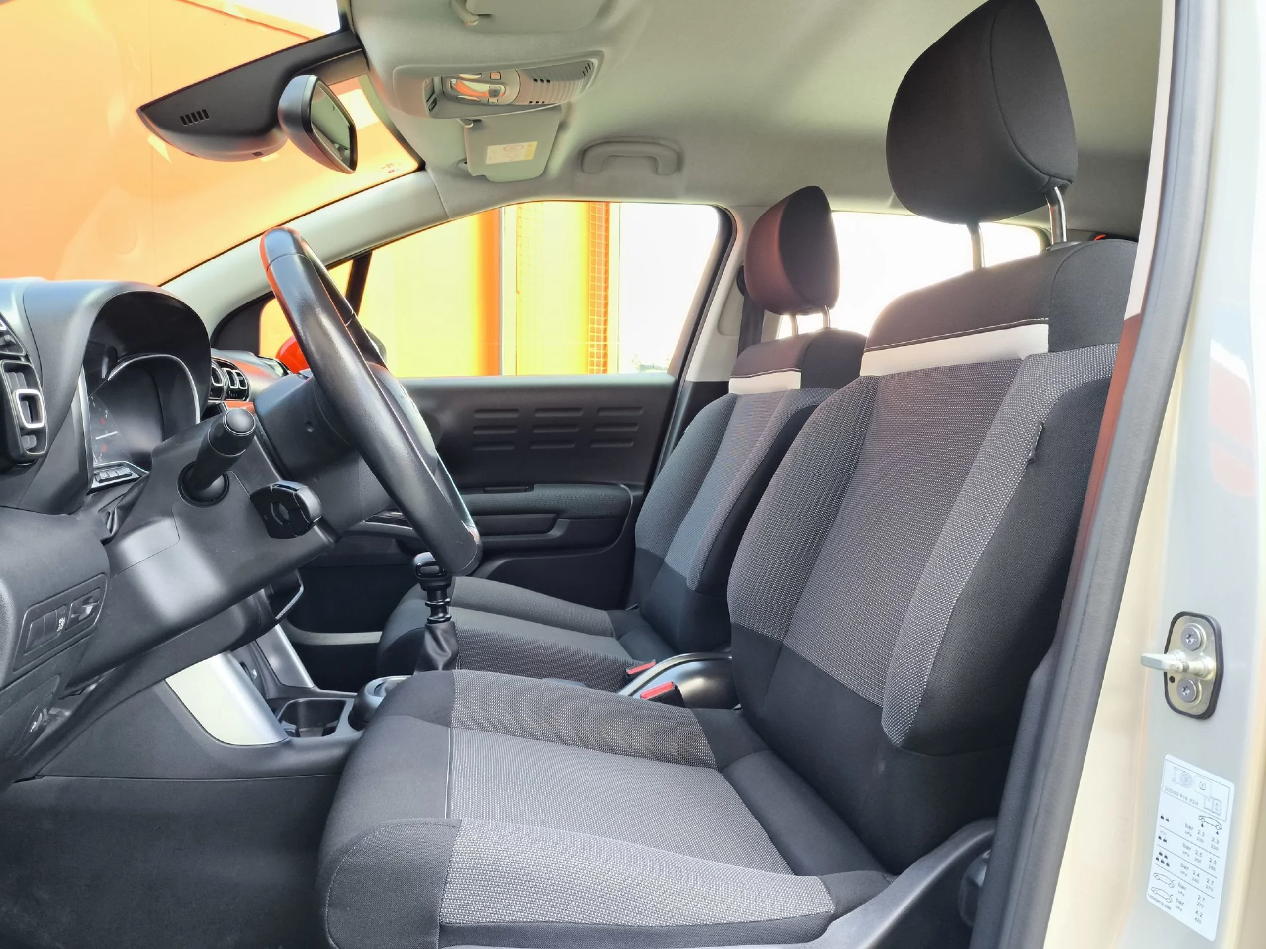 Citroen C3 Aircross PureTech 110 SANDS Feel 81 kW (110 CV) - Foto 8