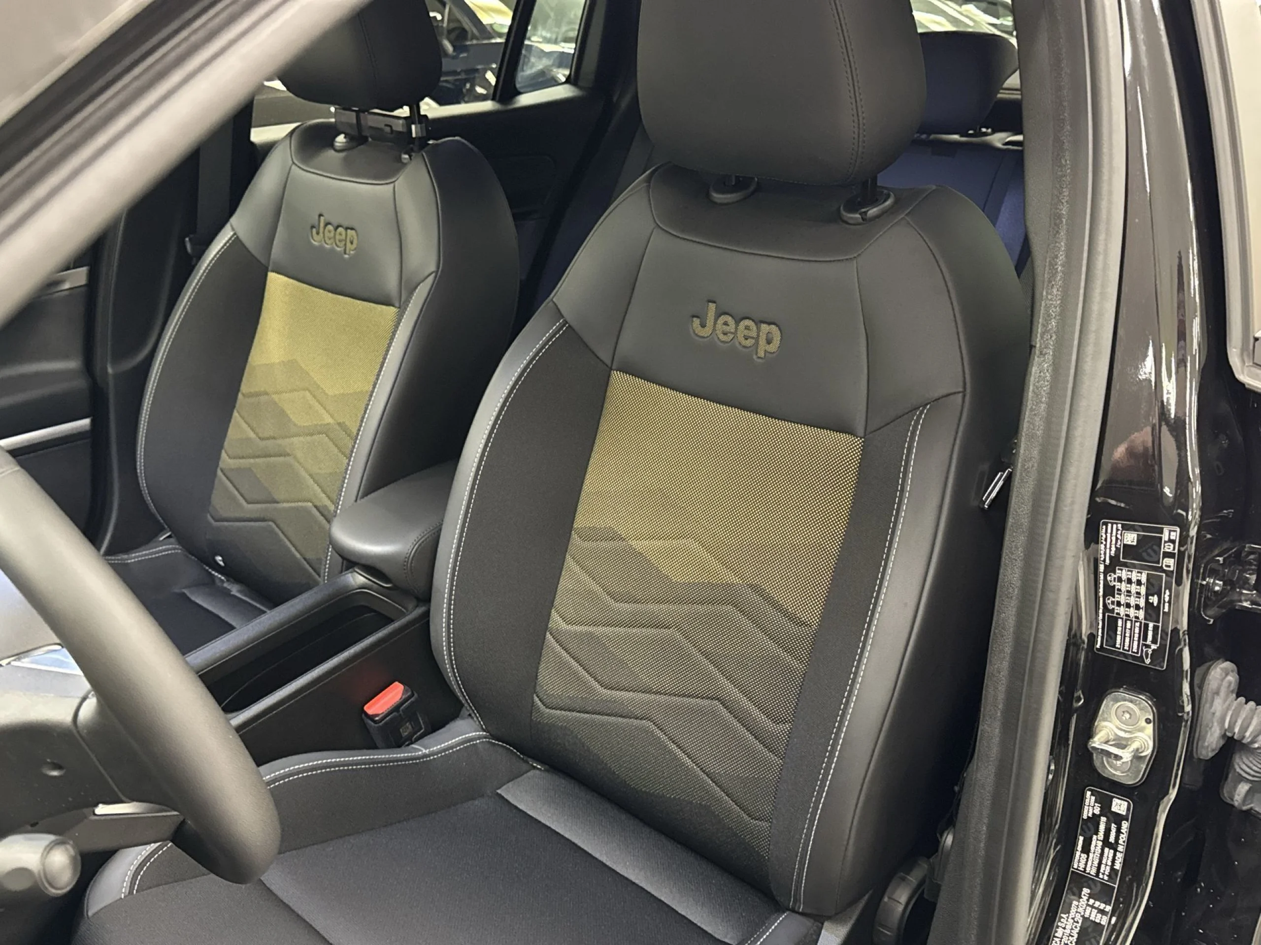 Jeep Avenger 1.2 G Avenger 74 kW (100 CV) - Foto 8