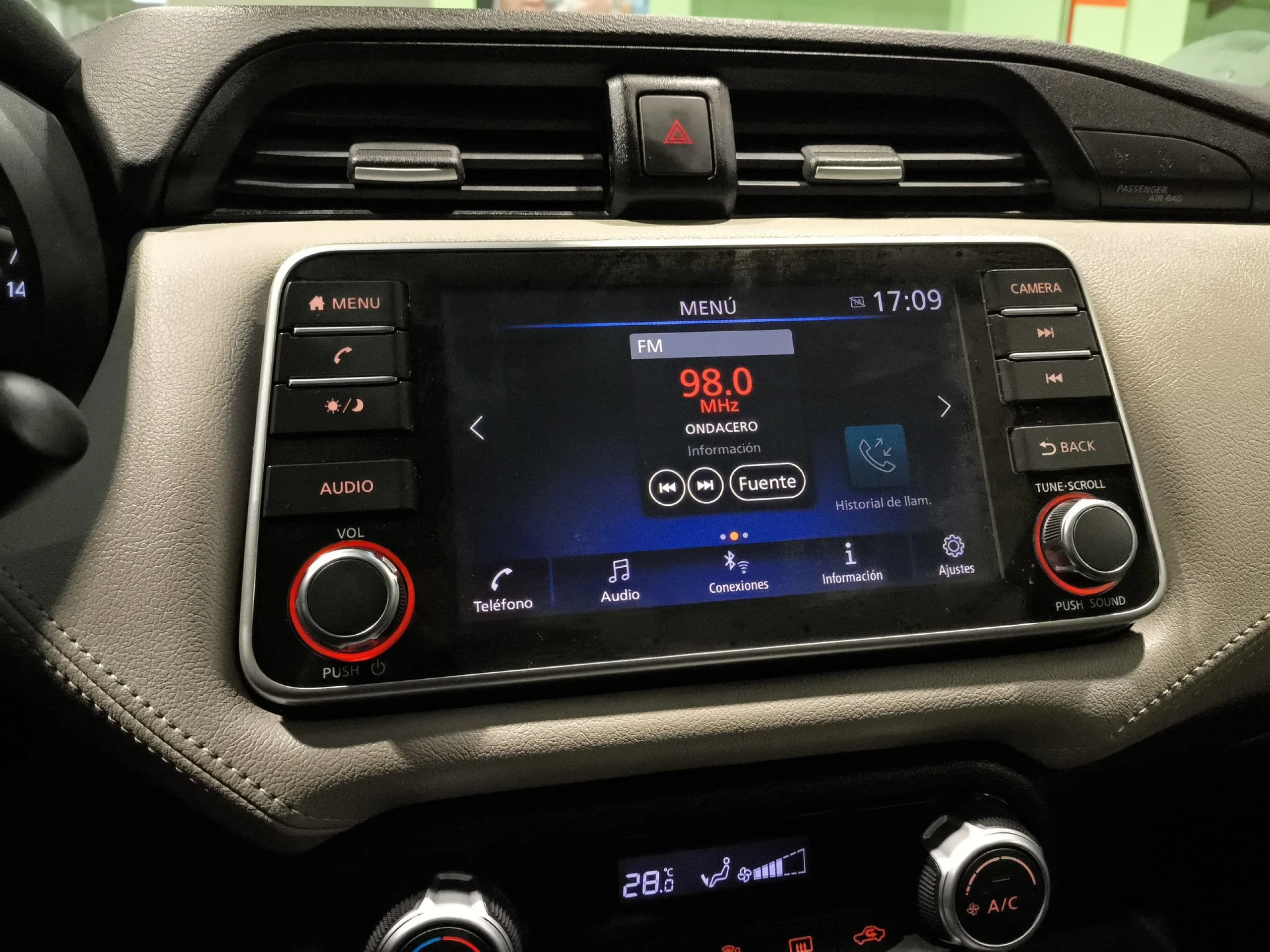 Nissan Micra IG-T 92 SANDS Acenta 68 kW (92 CV) - Foto 14