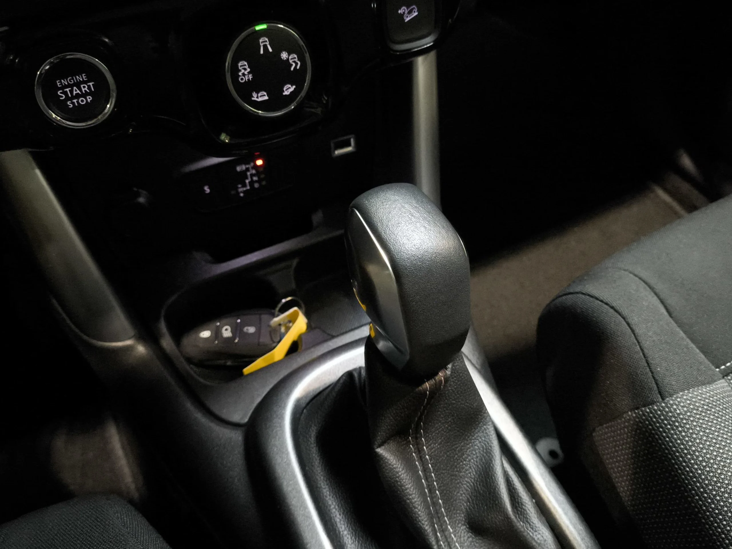 Citroen C3 Aircross PureTech 130 SANDS Shine EAT6 96 kW (131 CV) - Foto 24
