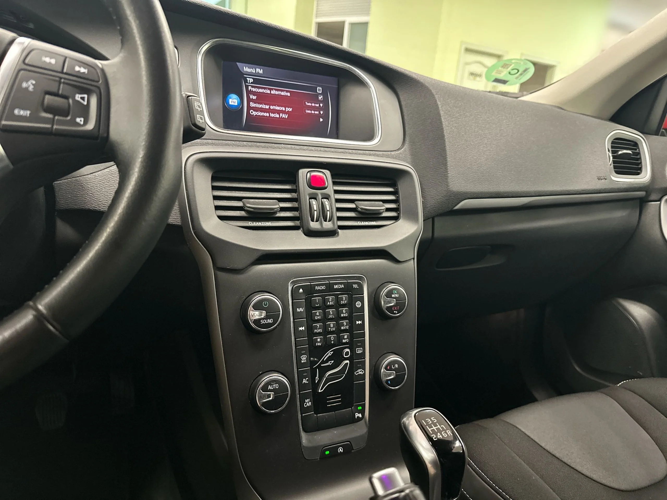Volvo V40 D2 Momentum 88 kW (120 CV) - Foto 16