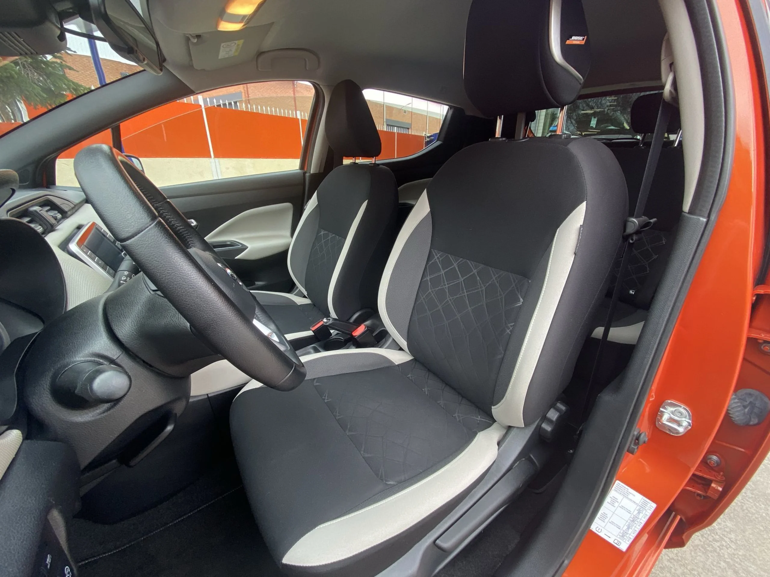 Nissan Micra 1.5 dCi SANDS N-Connecta 66 kW (90 CV) - Foto 8