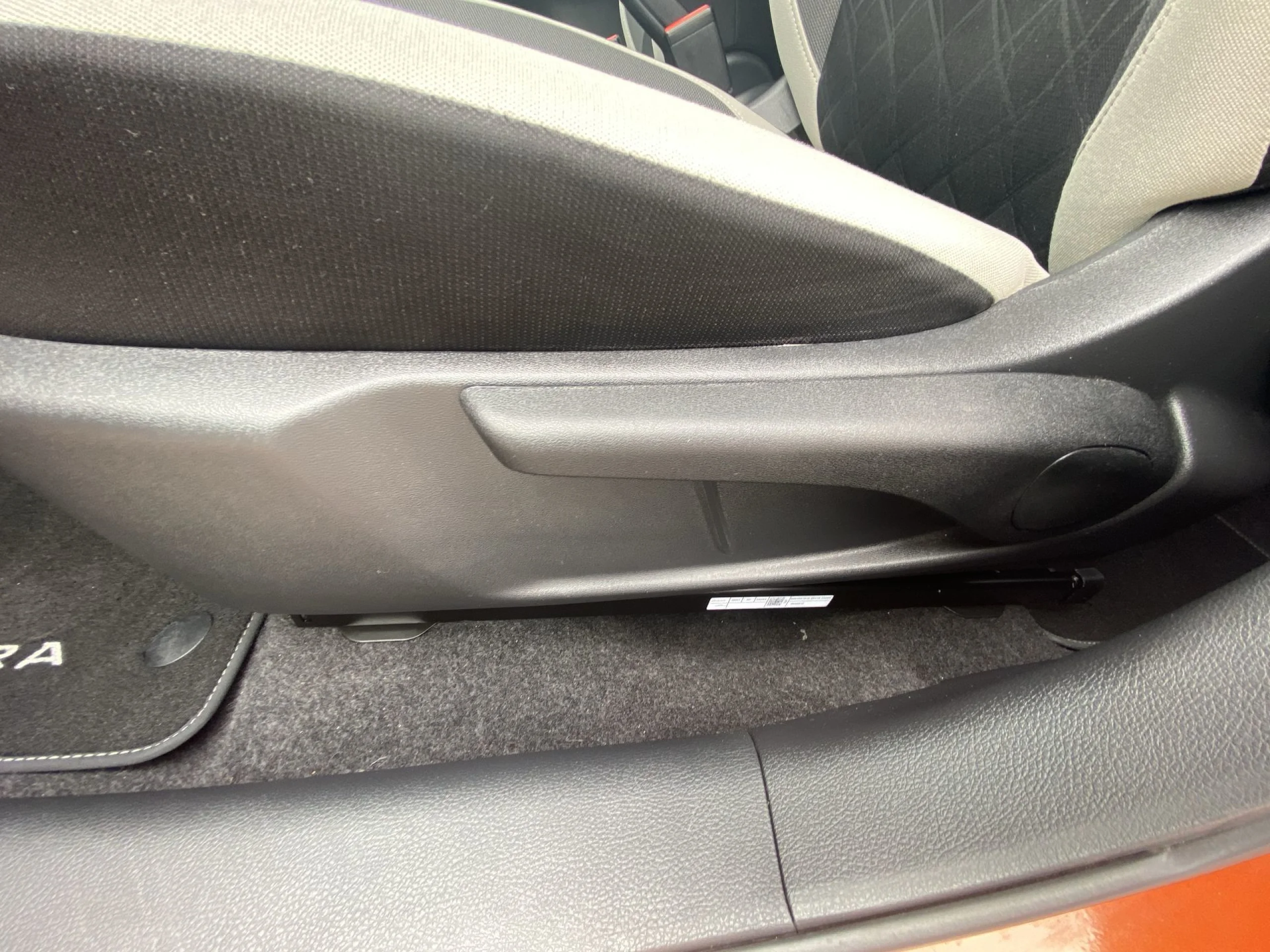 Nissan Micra 1.5 dCi SANDS N-Connecta 66 kW (90 CV) - Foto 9