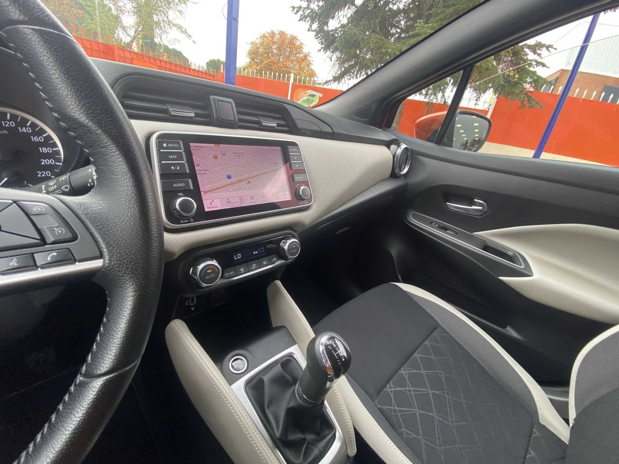 Nissan Micra 1.5 dCi SANDS N-Connecta 66 kW (90 CV) - Foto 18