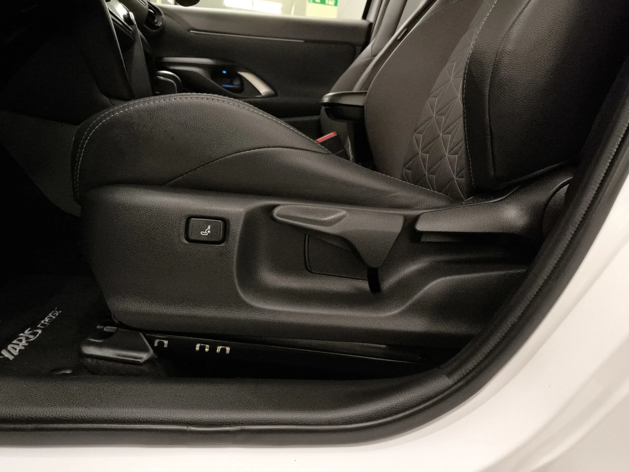 Toyota Yaris Cross 120H Style 85 kW (116 CV) - Foto 9