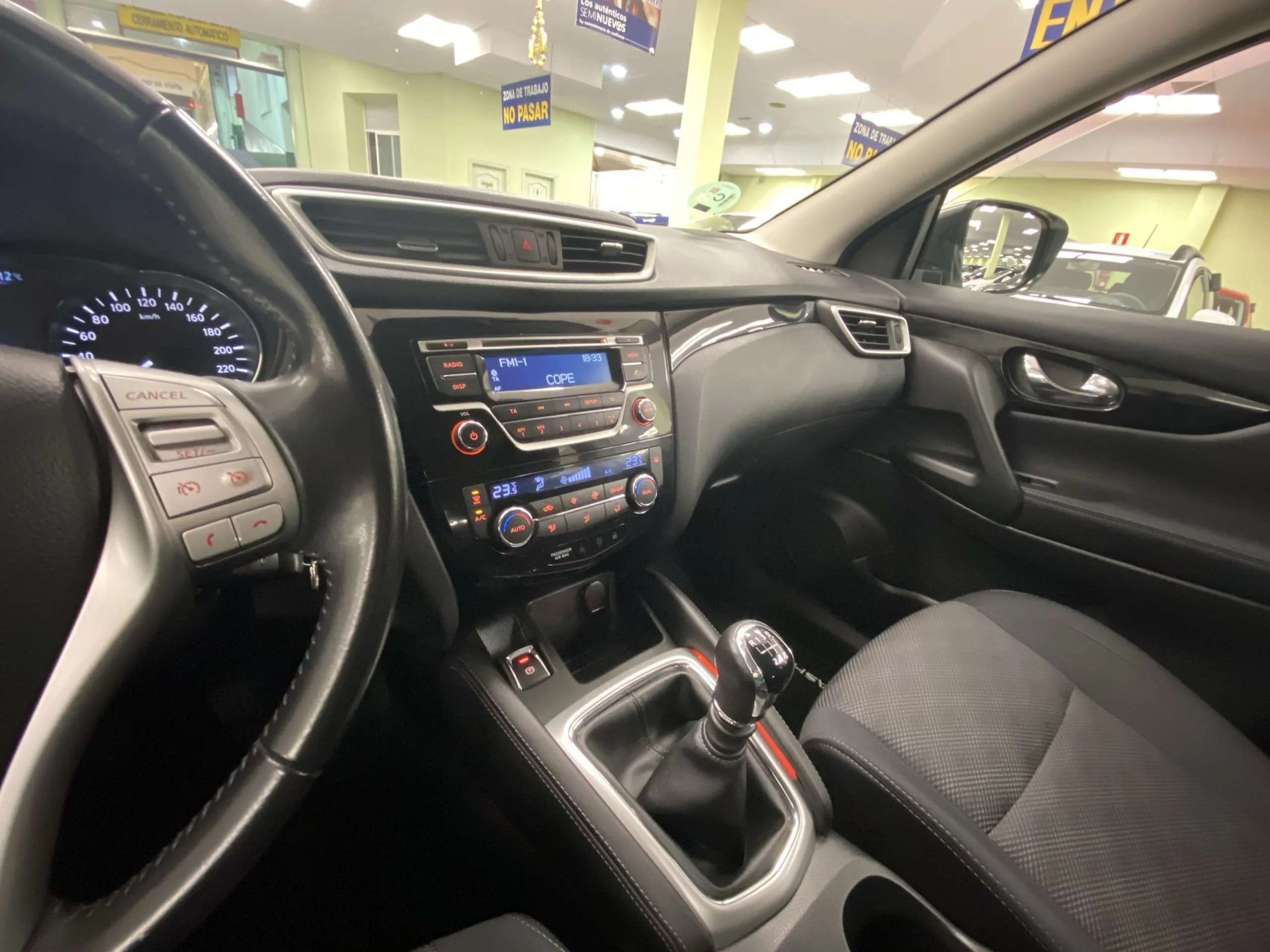 Nissan Qashqai DIG-T 115 SANDS Acenta 4x2 85 kW (115 CV) - Foto 17