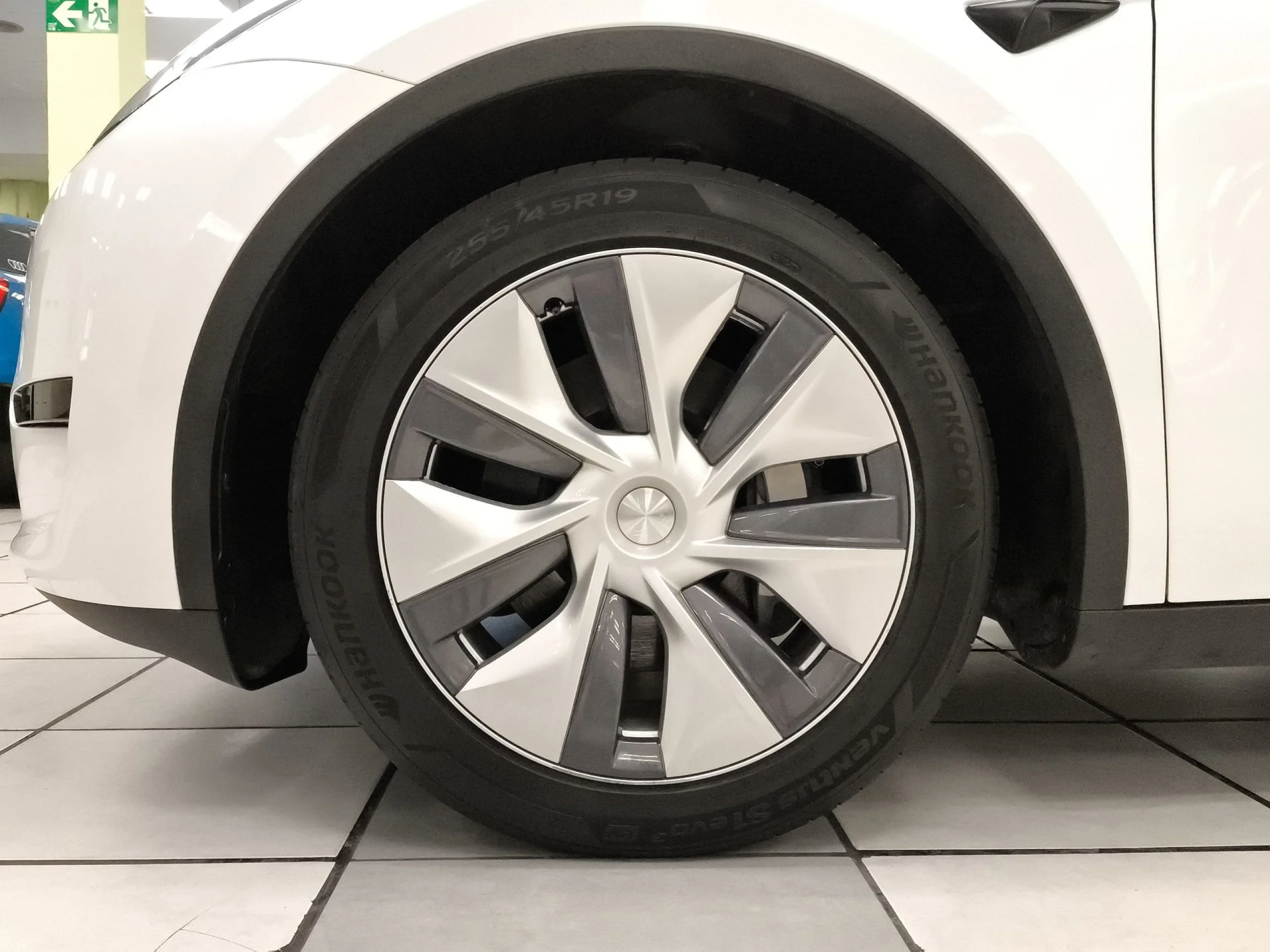Tesla Model Y Tracción Trasera RWD 255 kW (347 CV) - Foto 7