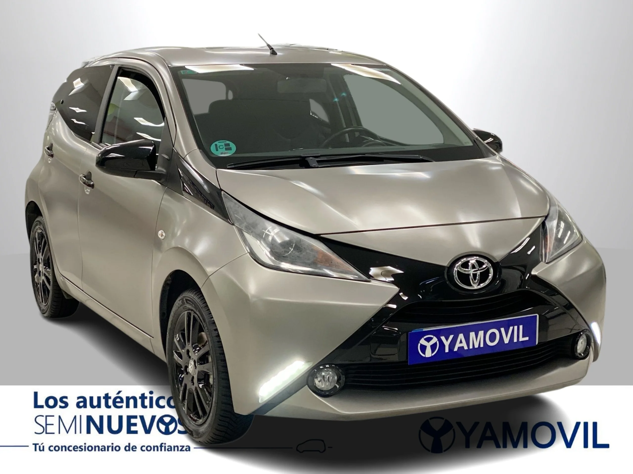 Toyota Aygo 1.0 70 x-play 51 kW (69 CV) - Foto 2