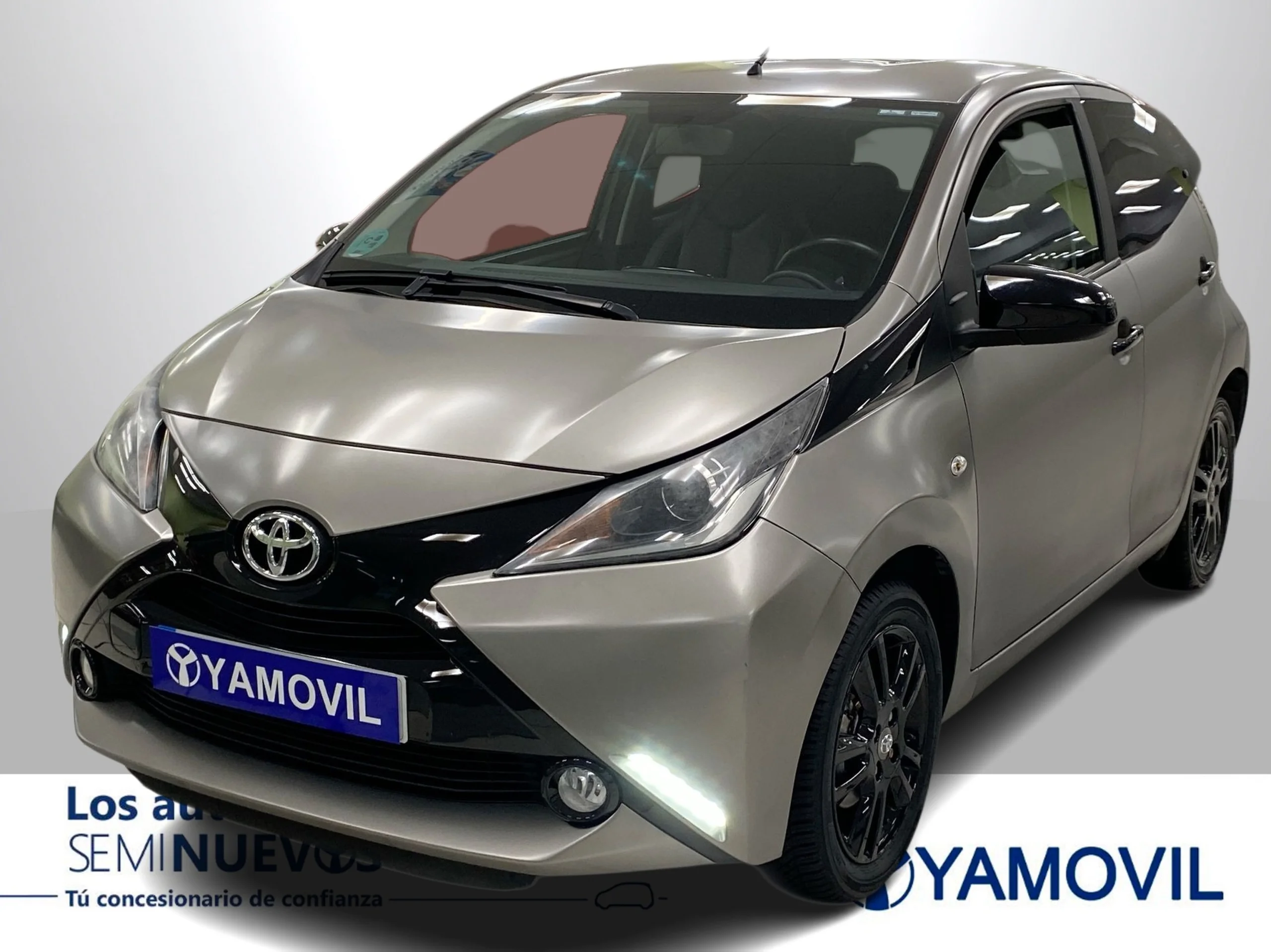 Toyota Aygo 1.0 70 x-play 51 kW (69 CV) - Foto 3