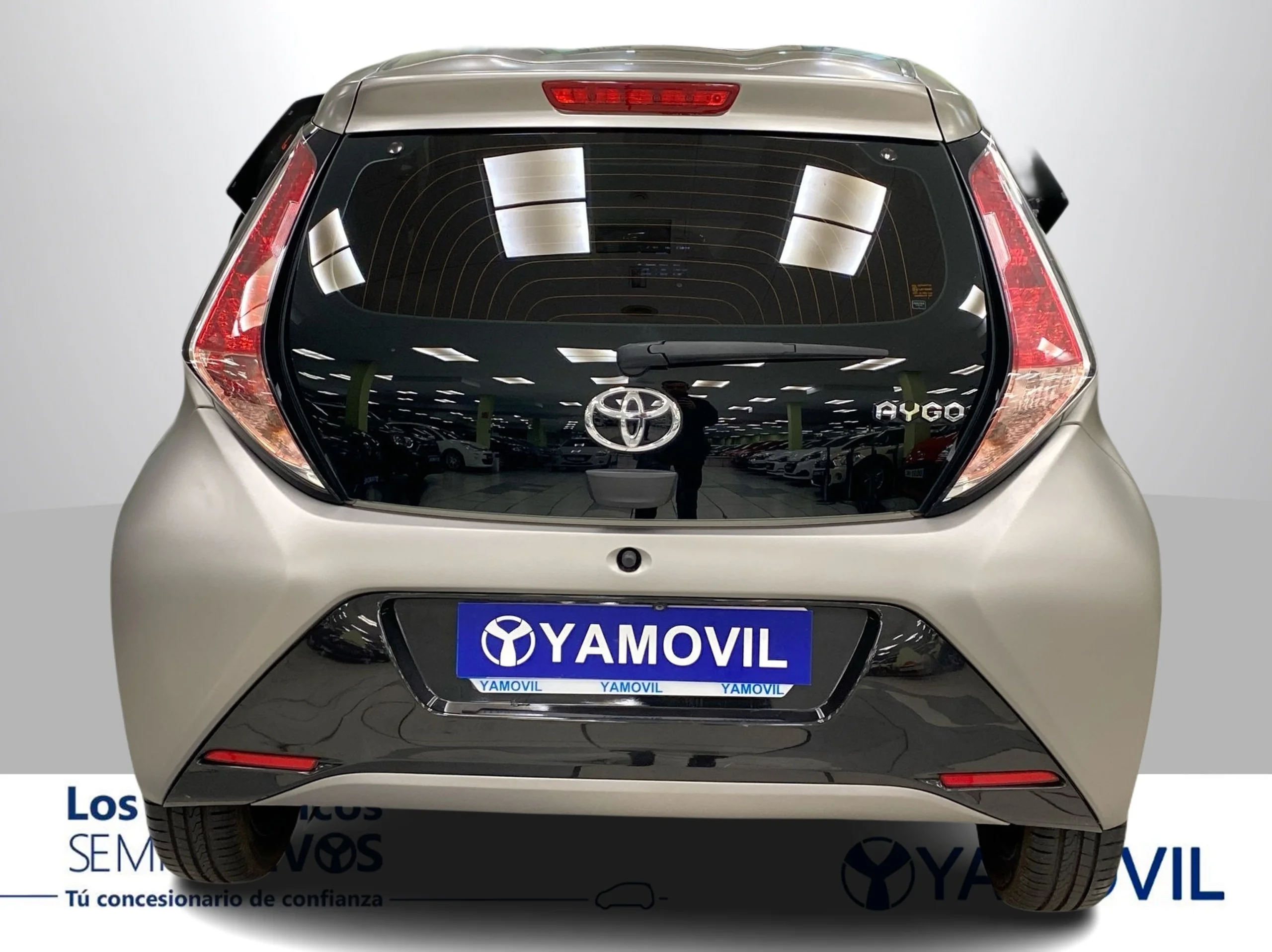 Toyota Aygo 1.0 70 x-play 51 kW (69 CV) - Foto 5
