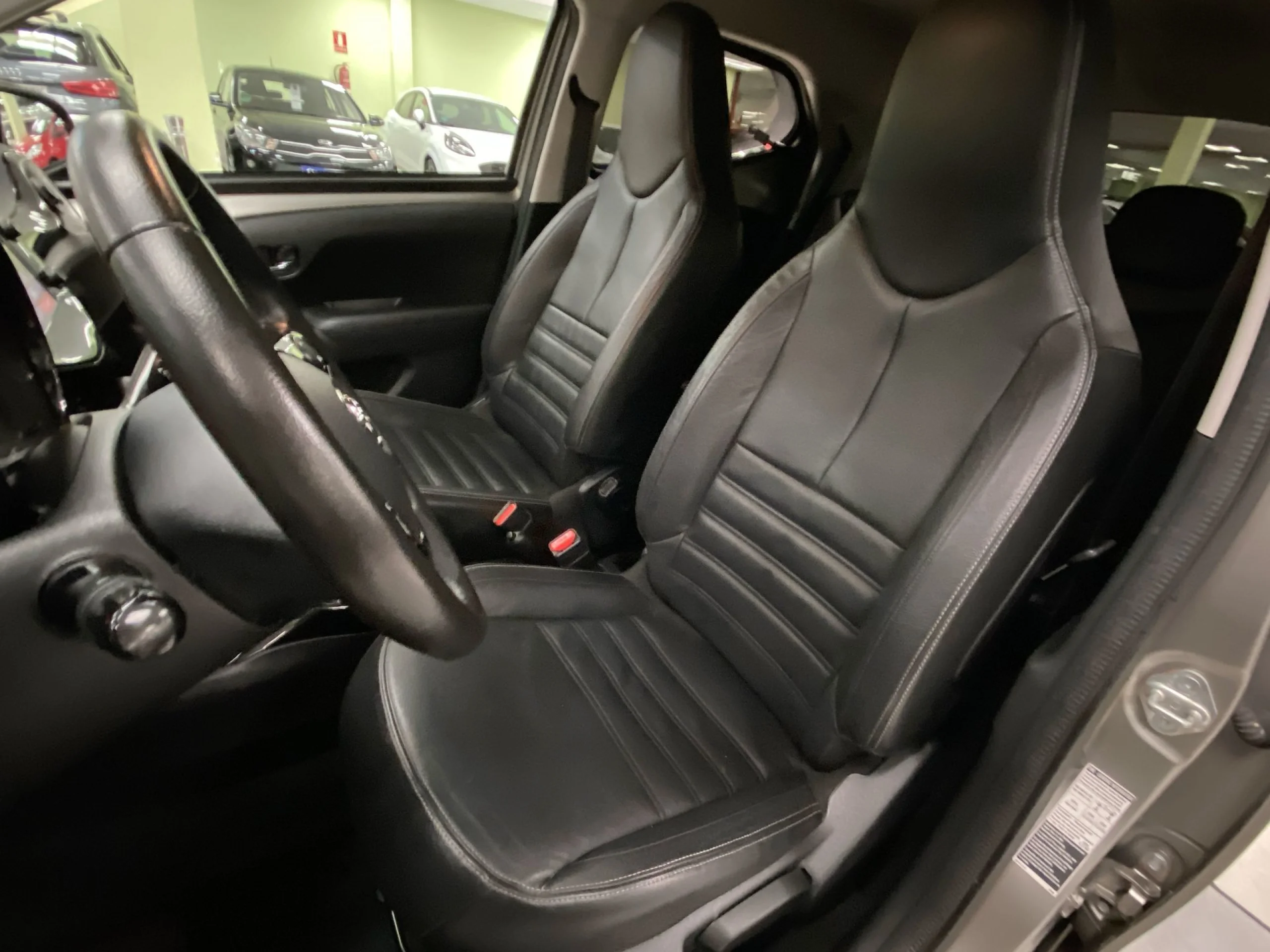 Toyota Aygo 1.0 70 x-play 51 kW (69 CV) - Foto 8