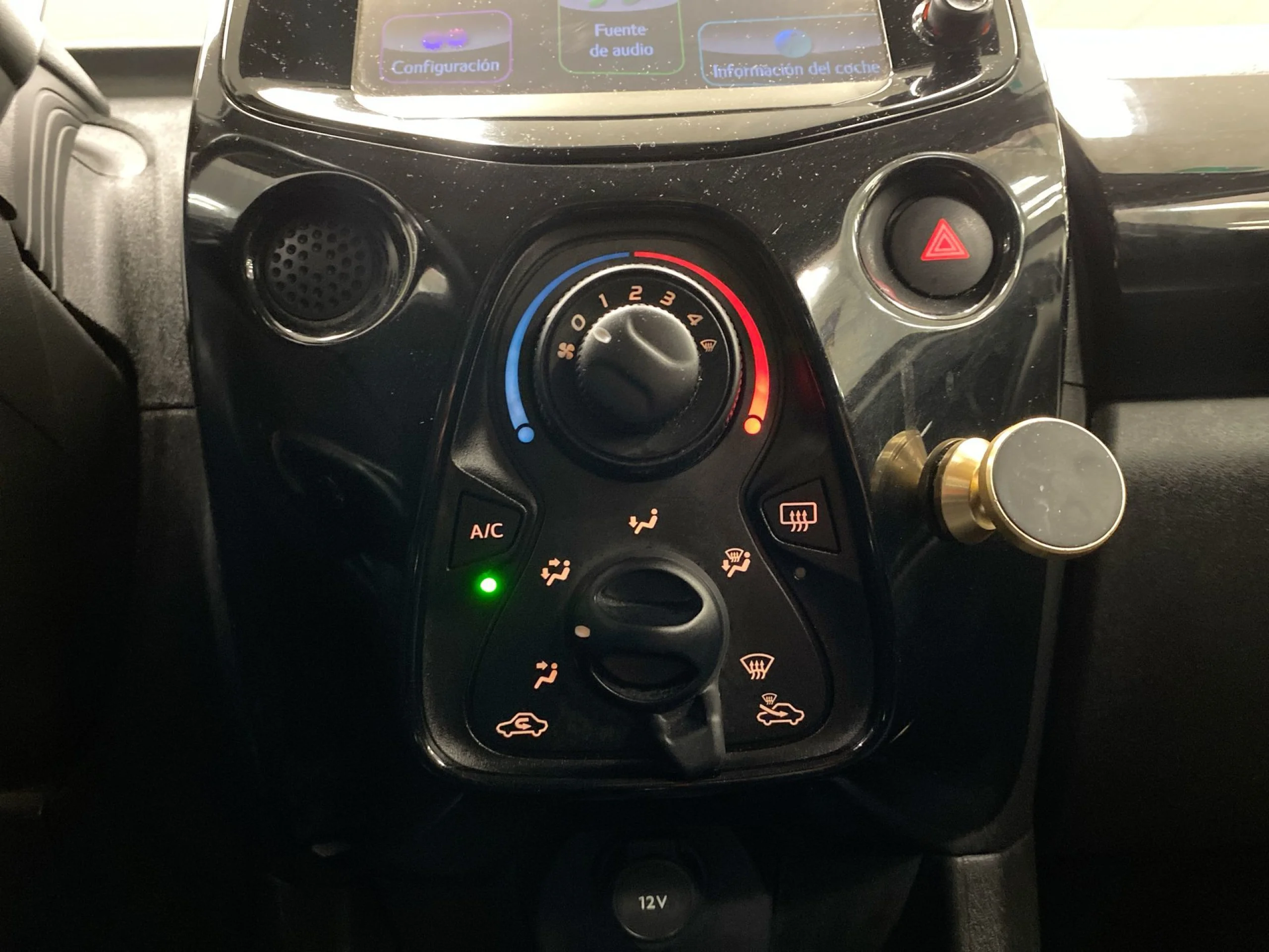 Toyota Aygo 1.0 70 x-play 51 kW (69 CV) - Foto 15