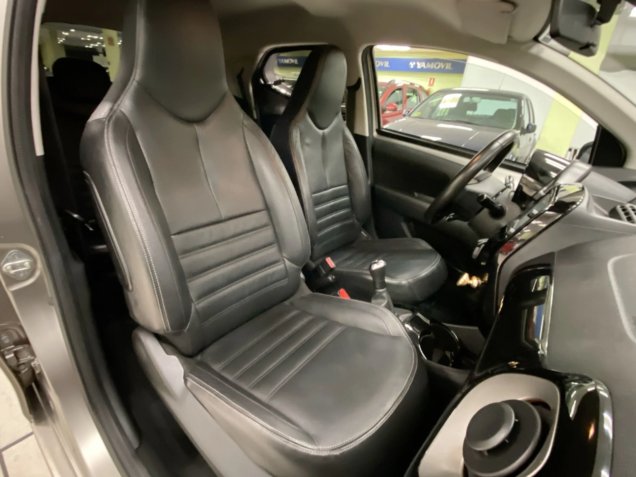 Toyota Aygo 1.0 70 x-play 51 kW (69 CV) - Foto 20