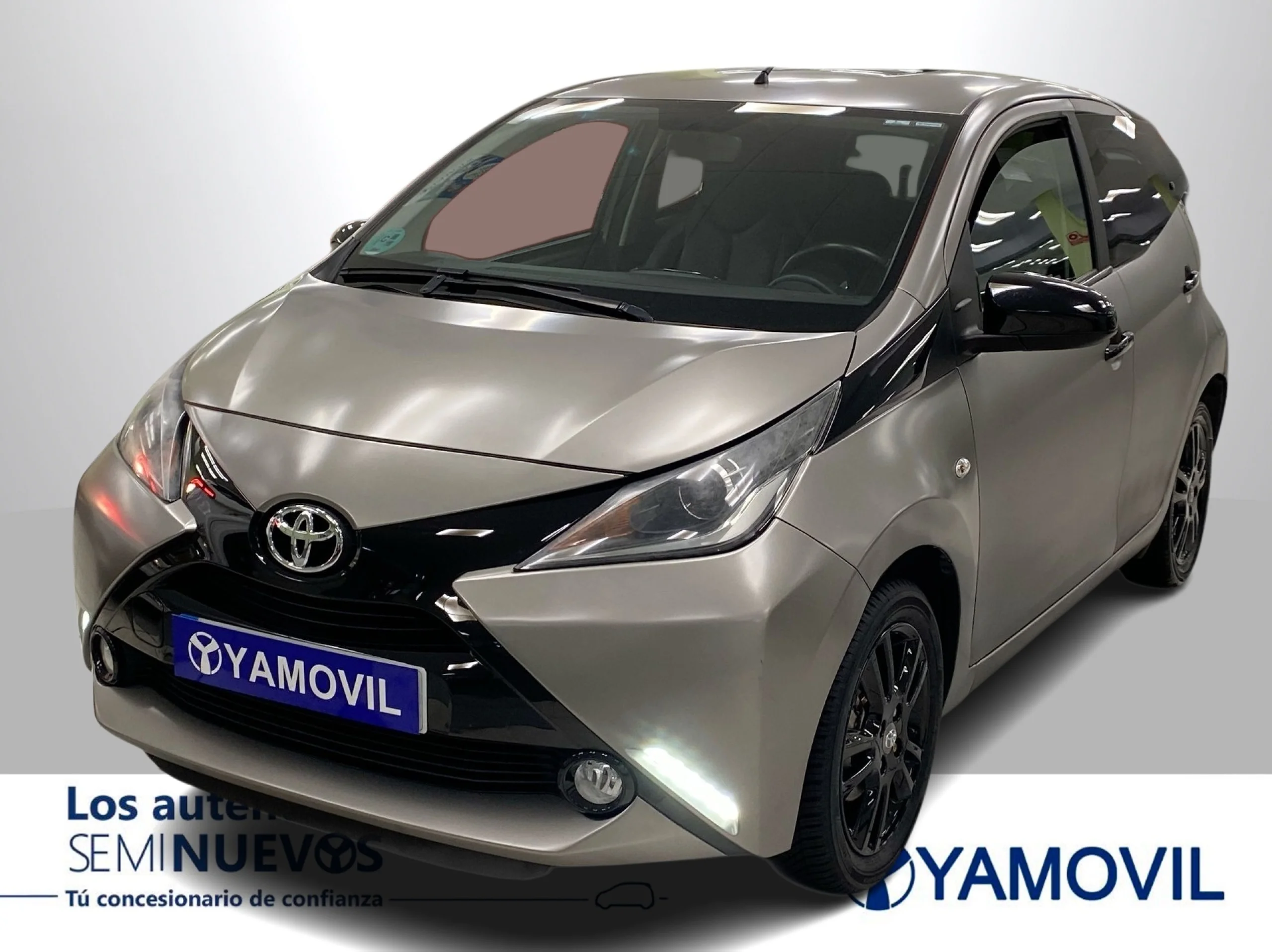 Toyota Aygo 1.0 70 x-play 51 kW (69 CV) - Foto 1
