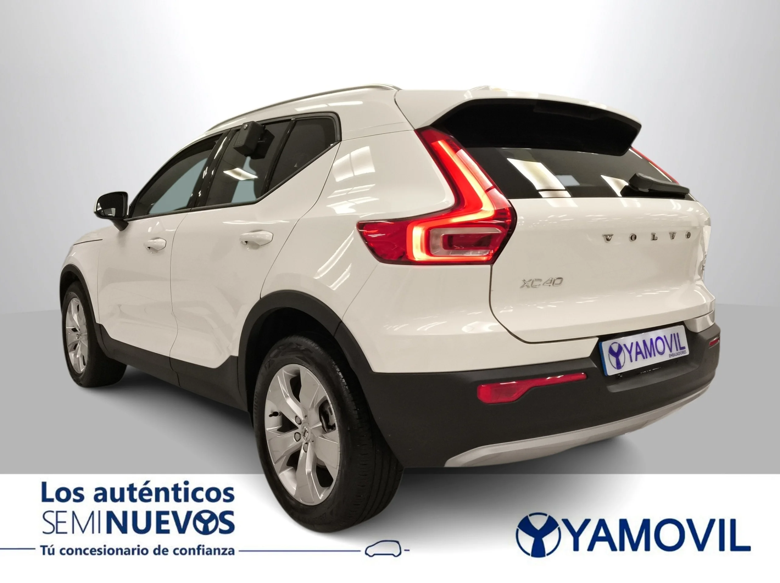 Volvo XC40 T2 Momentum Pro Auto 95 kW (129 CV) - Foto 5