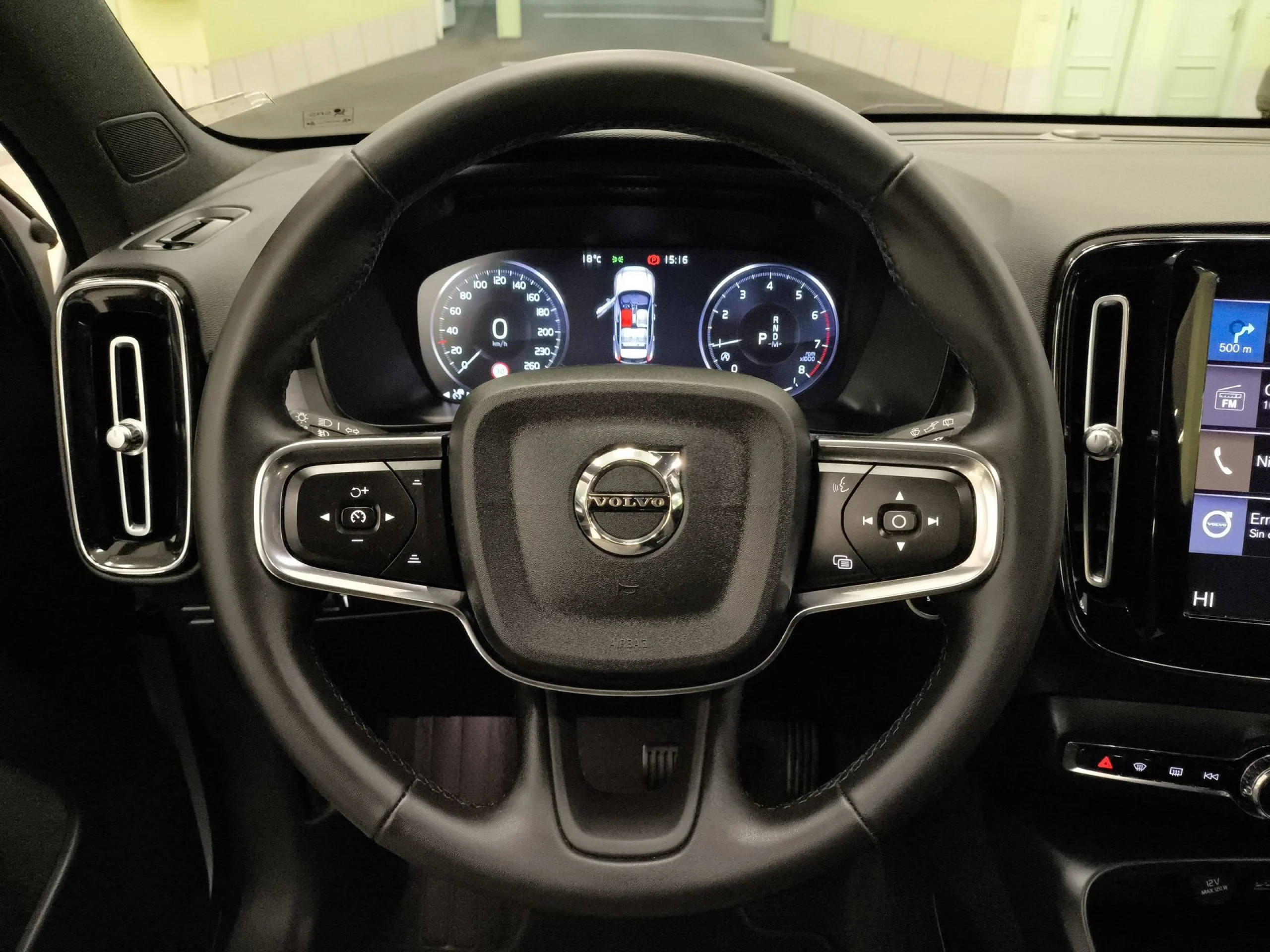 Volvo XC40 T2 Momentum Pro Auto 95 kW (129 CV) - Foto 12