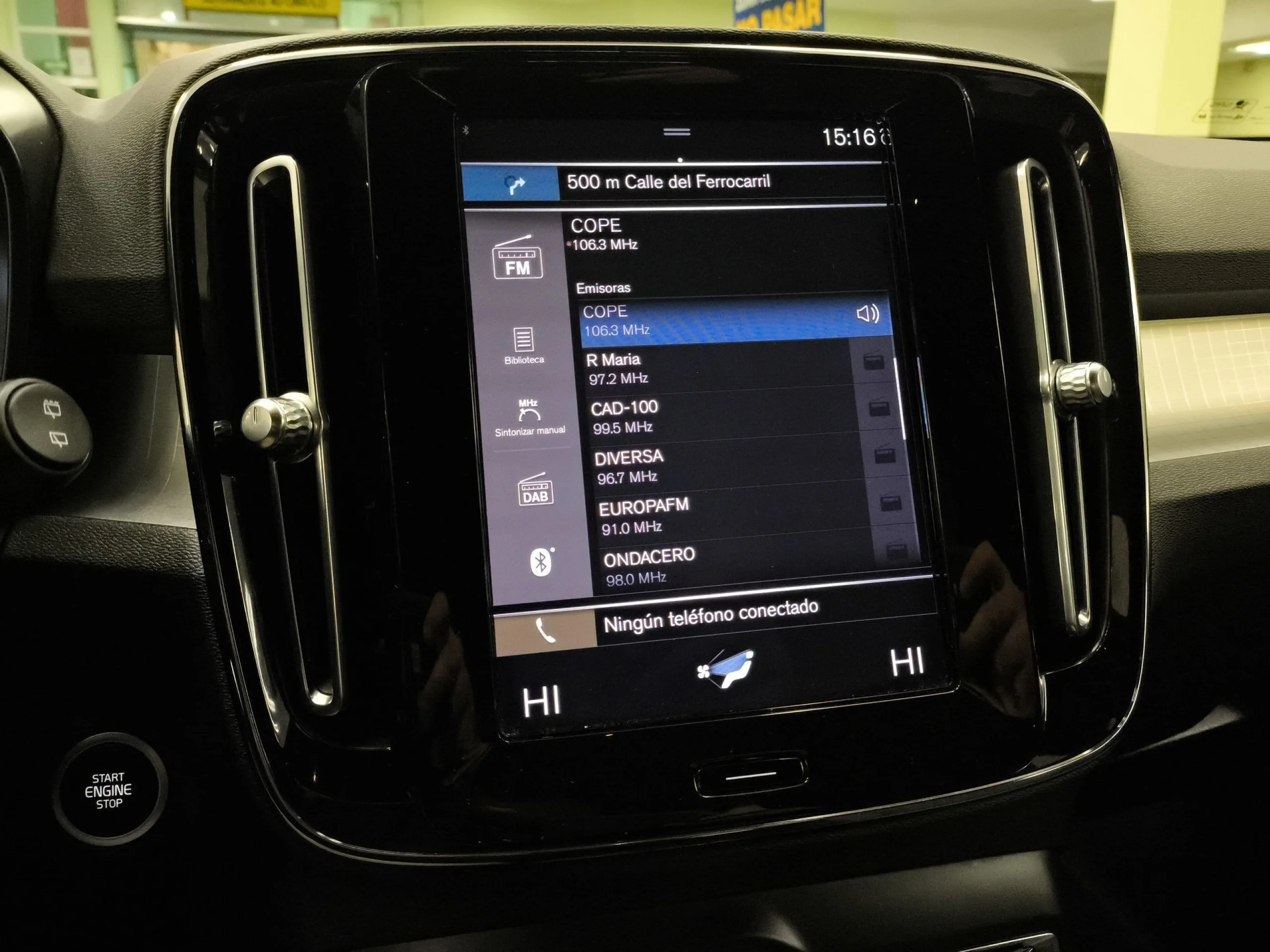 Volvo XC40 T2 Momentum Pro Auto 95 kW (129 CV) - Foto 14