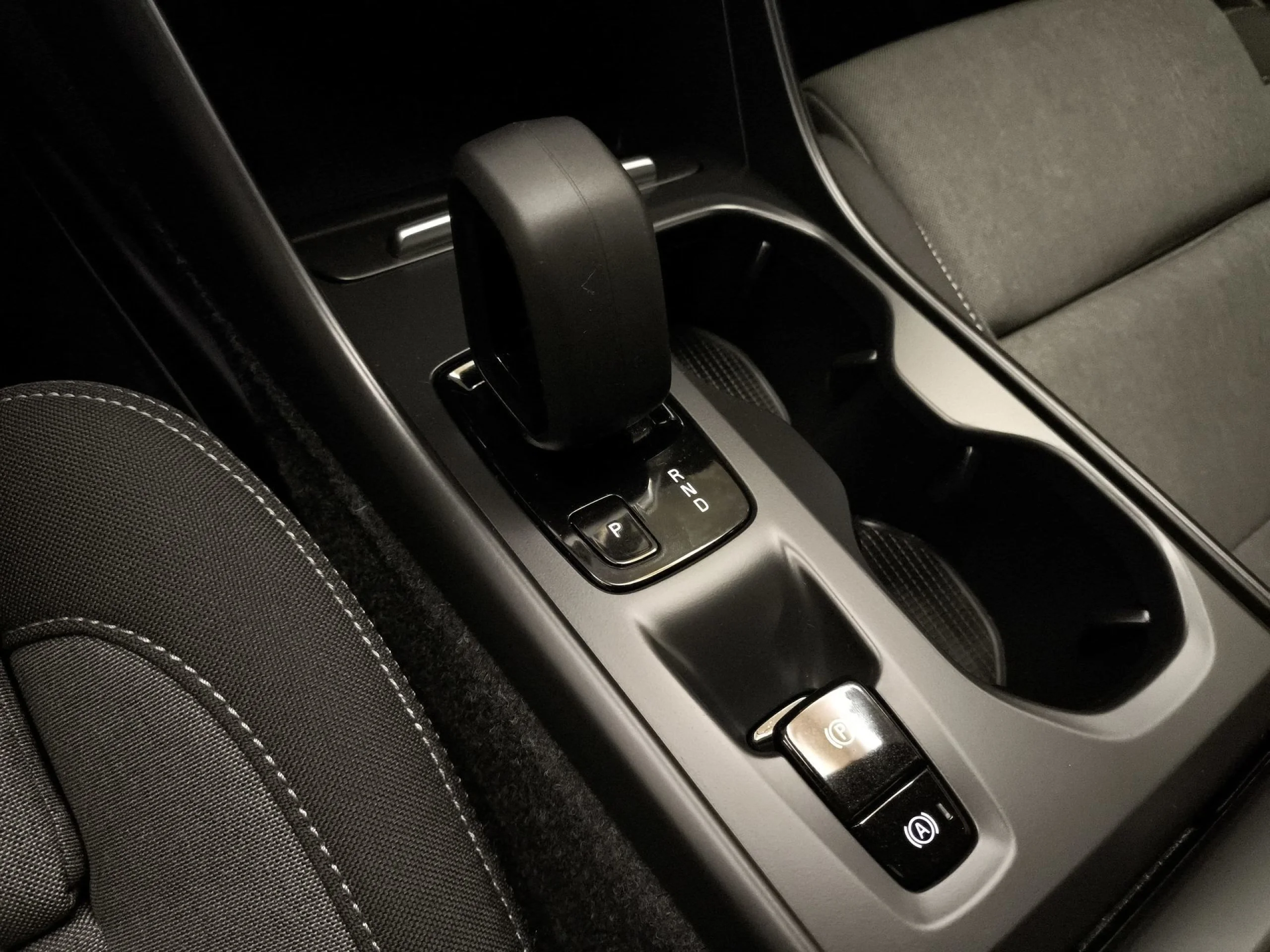 Volvo XC40 T2 Momentum Pro Auto 95 kW (129 CV) - Foto 19