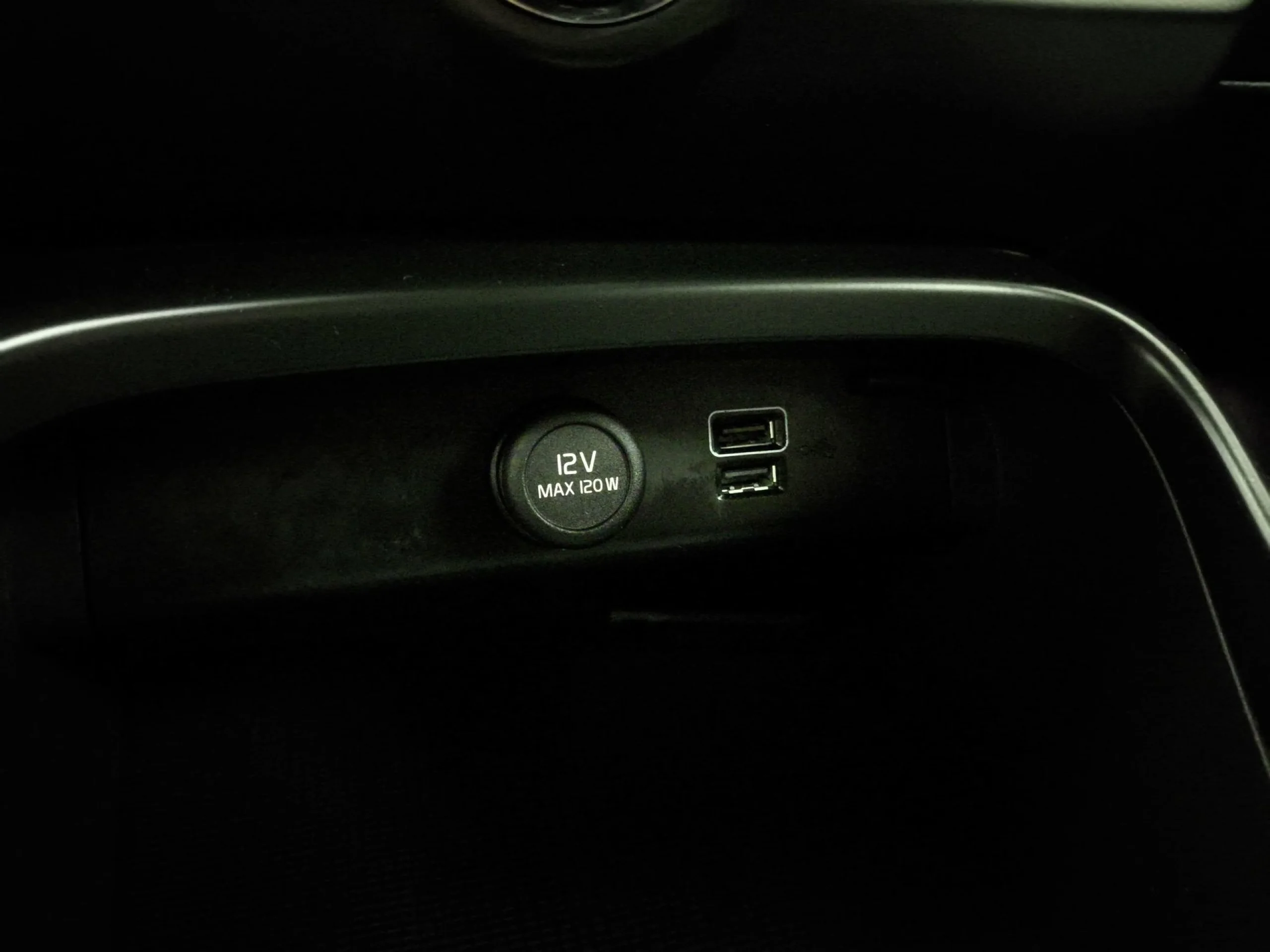 Volvo XC40 T2 Momentum Pro Auto 95 kW (129 CV) - Foto 20