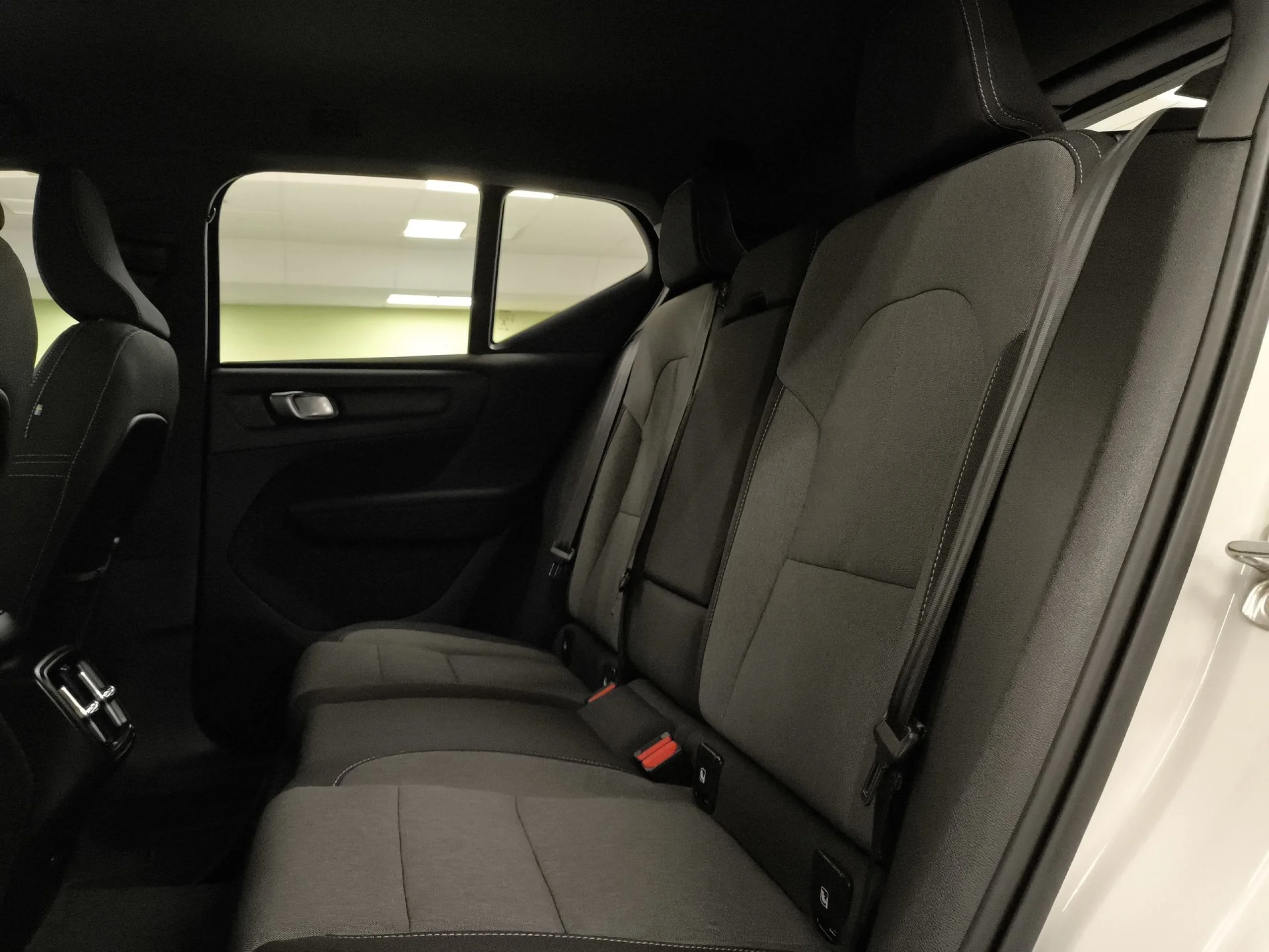 Volvo XC40 T2 Momentum Pro Auto 95 kW (129 CV) - Foto 21