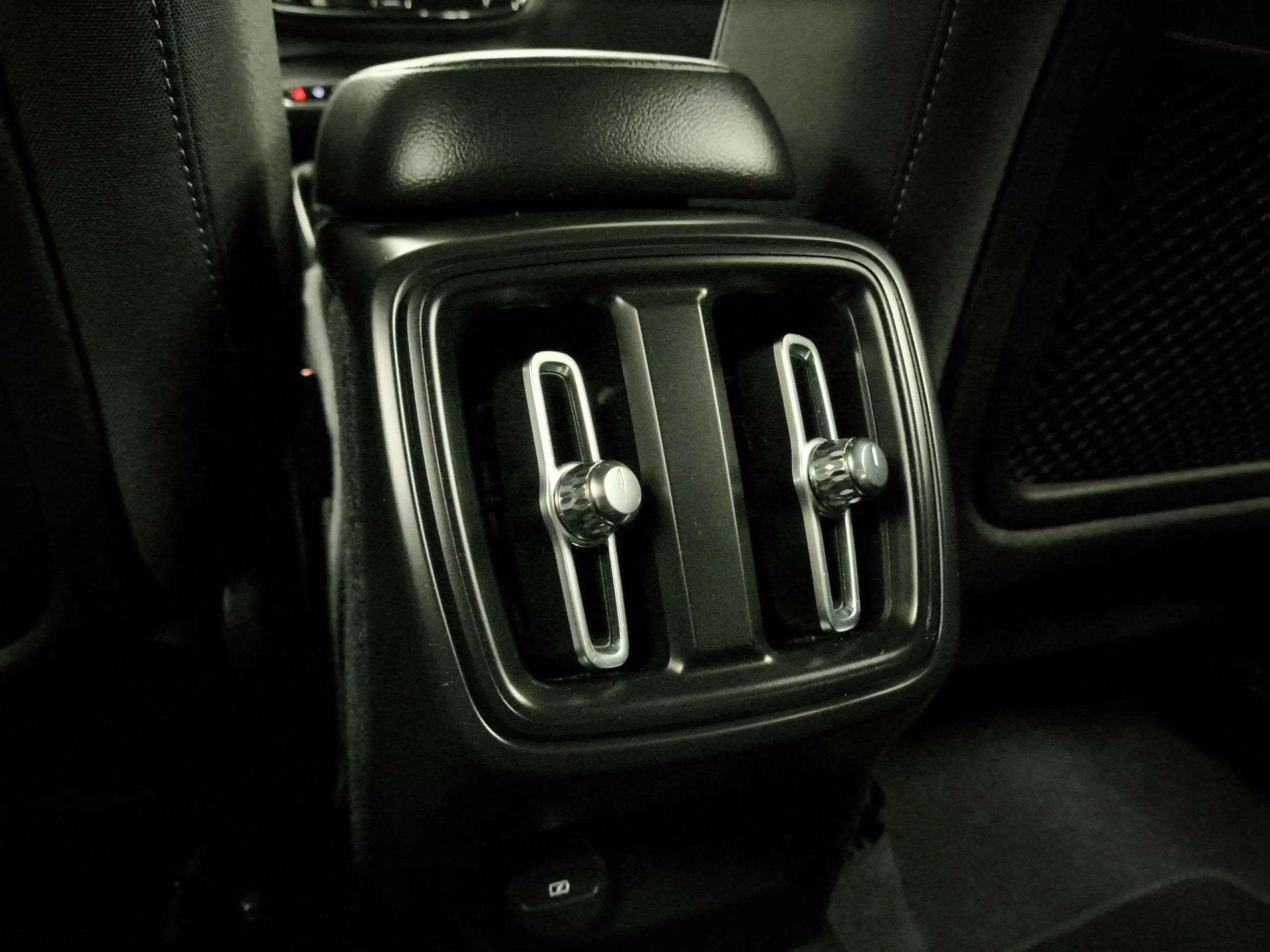 Volvo XC40 T2 Momentum Pro Auto 95 kW (129 CV) - Foto 22