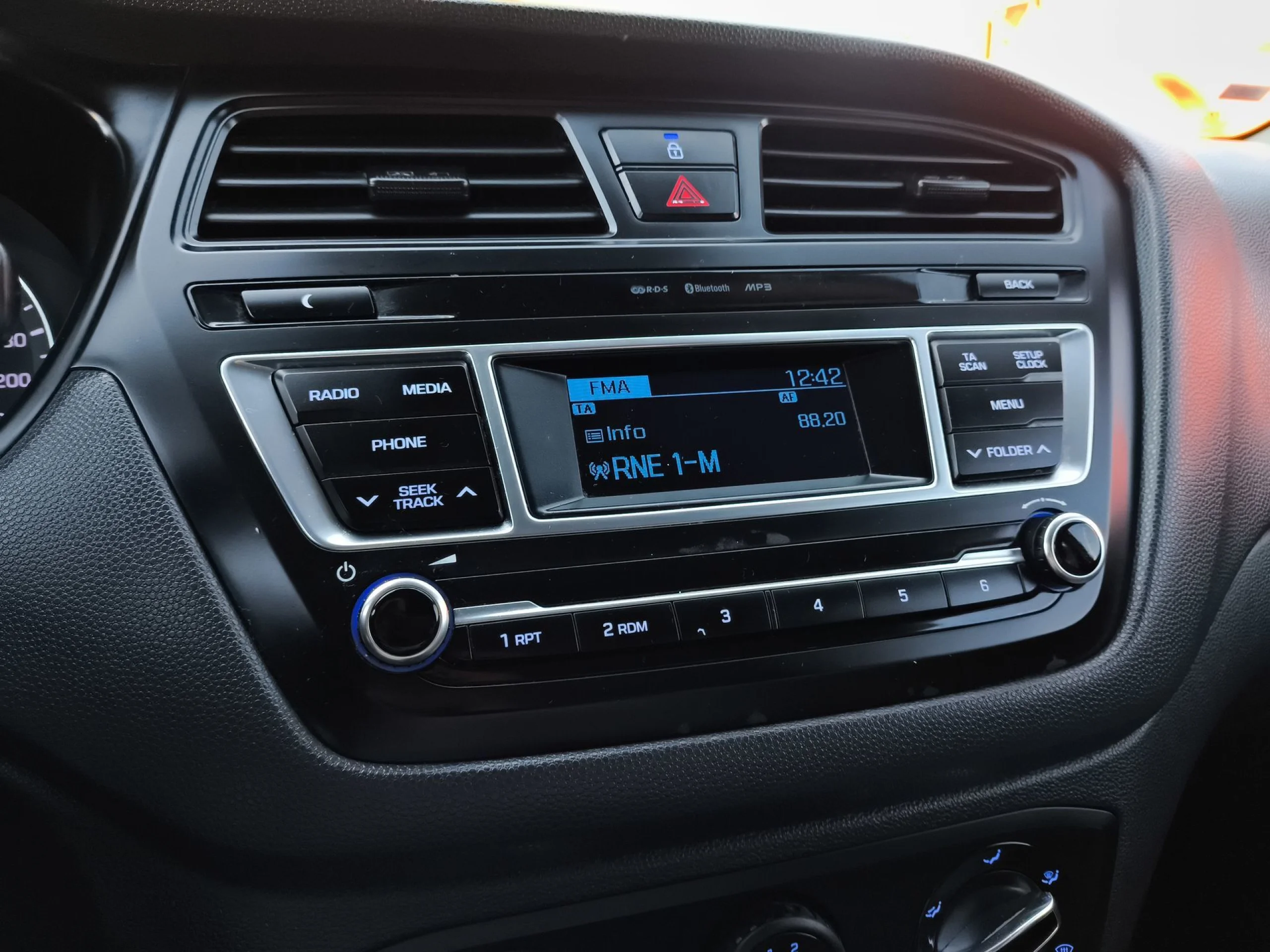 Hyundai I20 1.1 CRDI Essence 55 kW (75 CV) - Foto 14