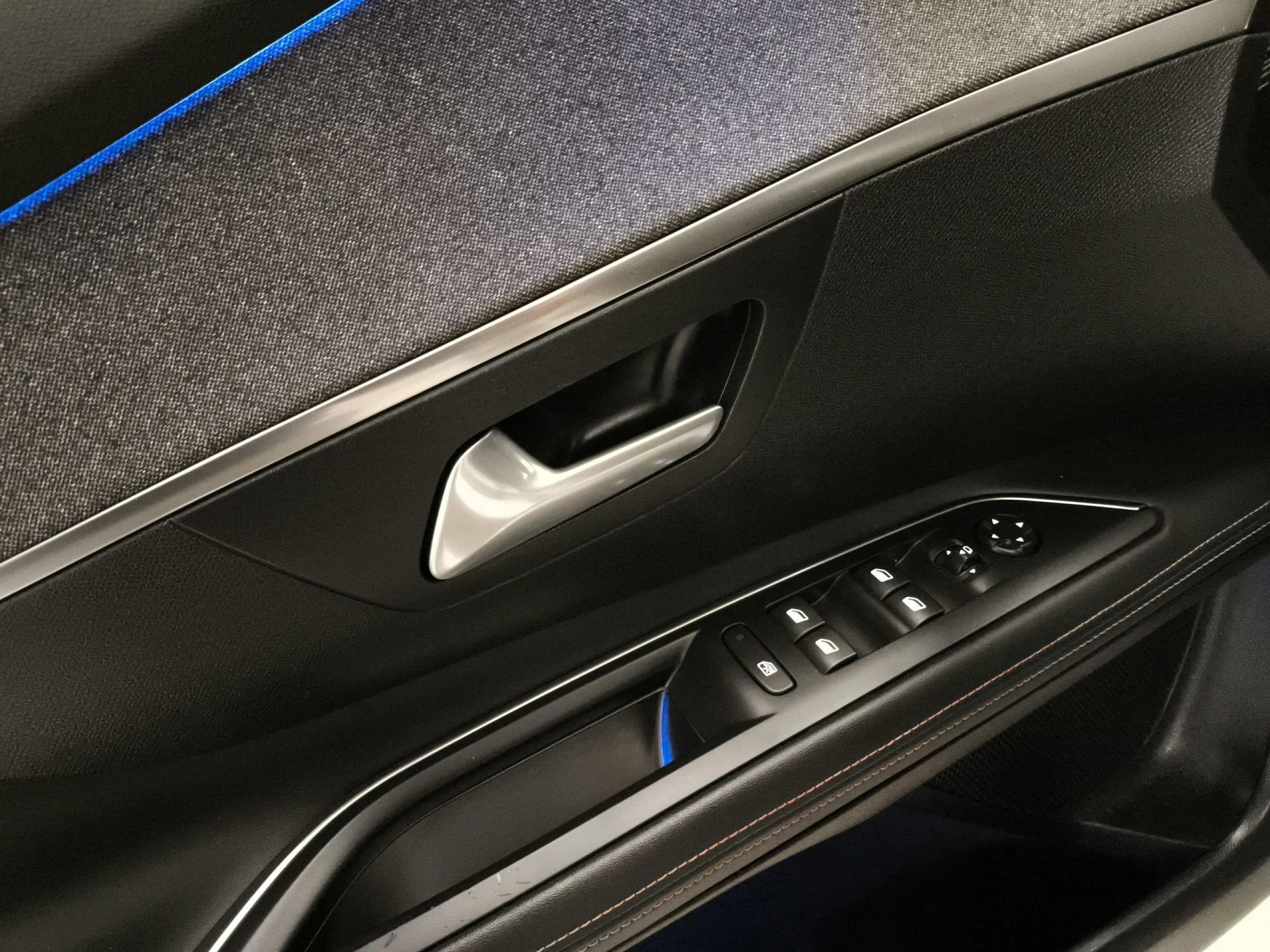 Peugeot 3008 PureTech 130 SANDS GT Line EAT8 96 kW (130 CV) - Foto 10