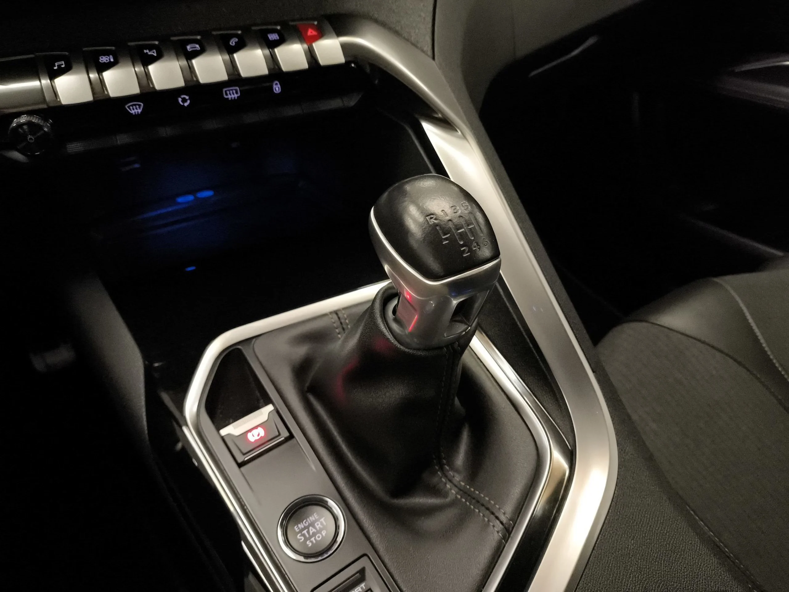 Peugeot 3008 PureTech 130 SANDS GT Line EAT8 96 kW (130 CV) - Foto 20