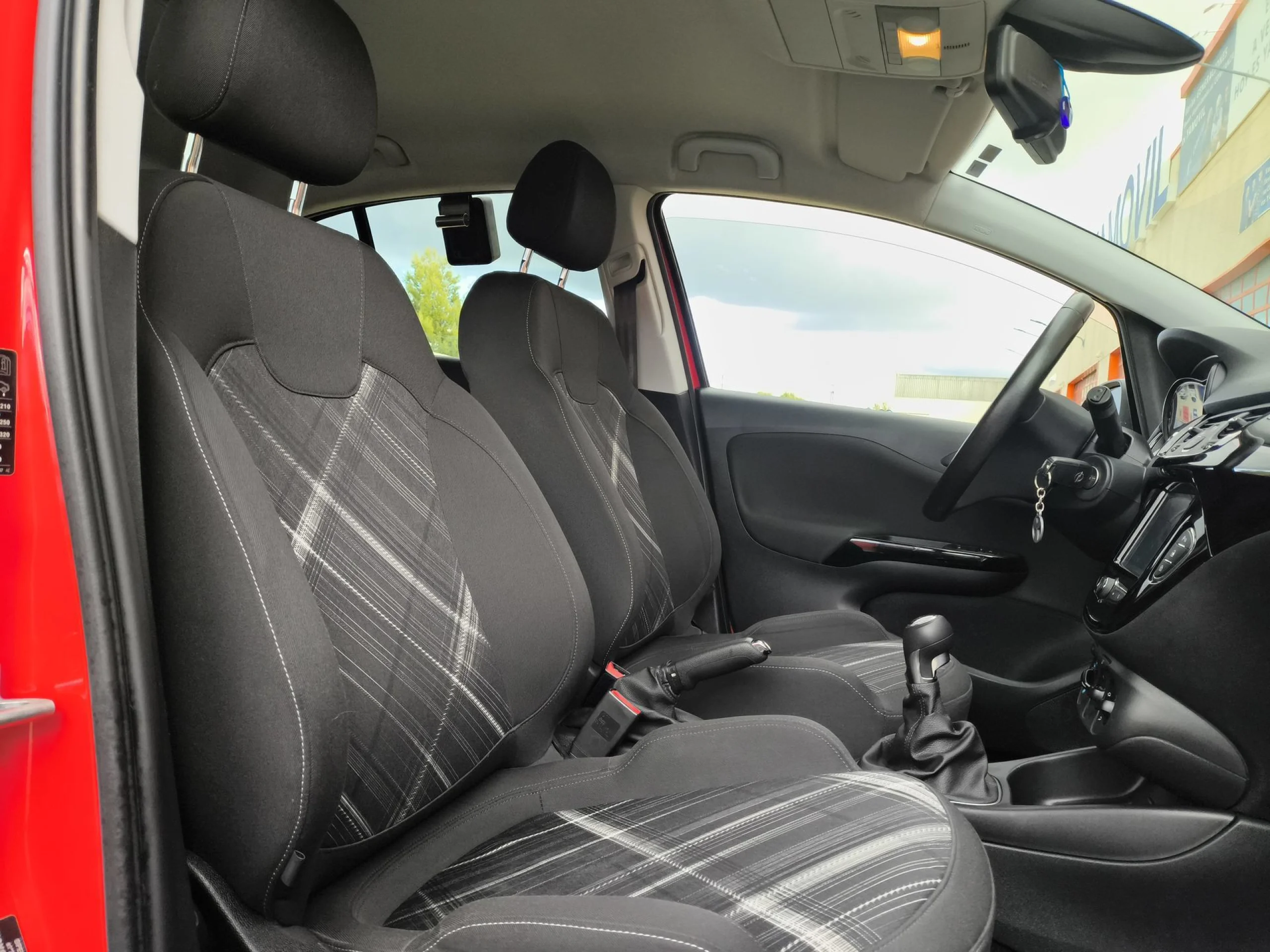 Opel Corsa 1.4 Design Line 66 kW (90 CV) - Foto 23