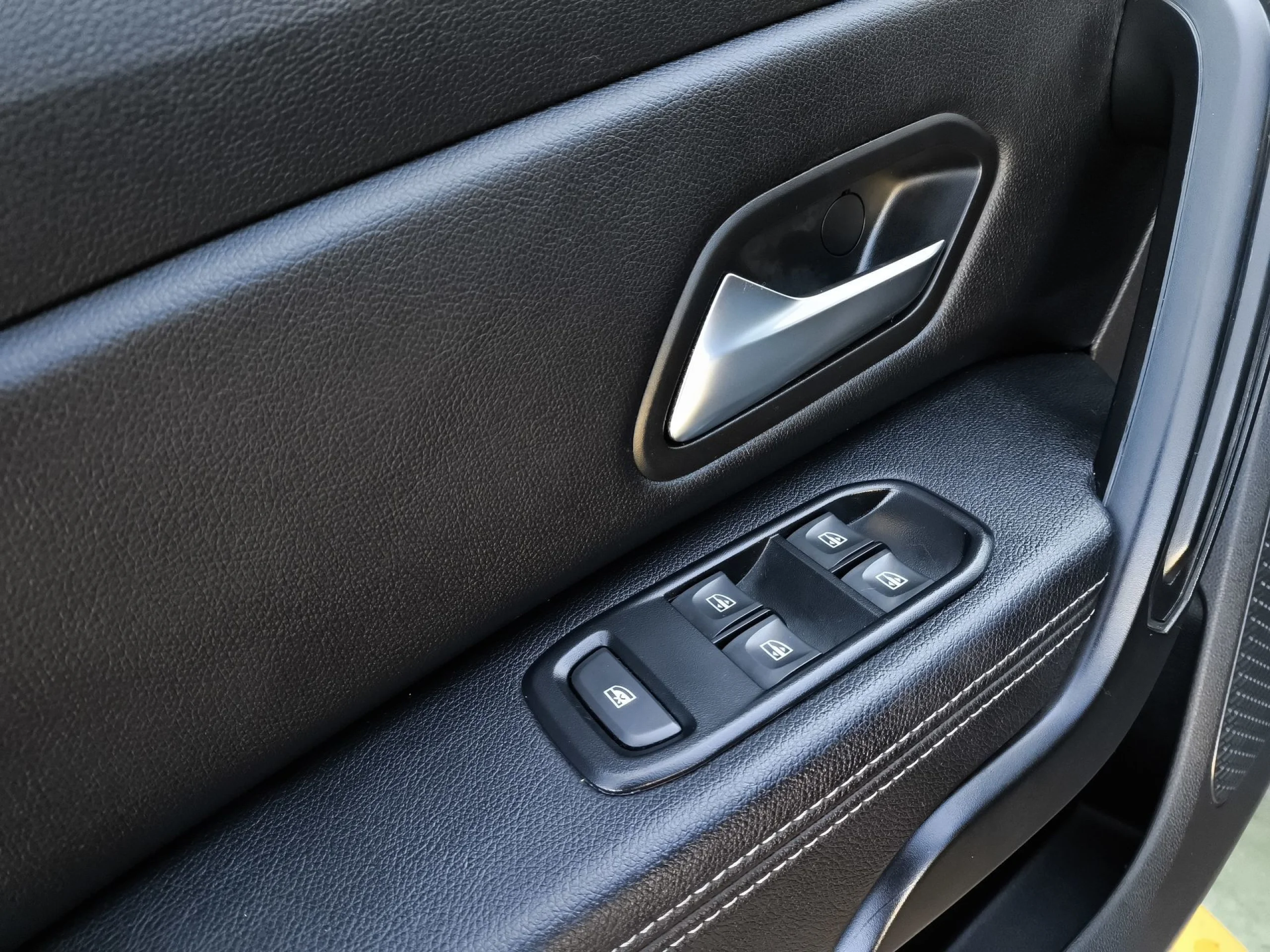 Dacia Duster Prestige TCE 66 kW (90 CV) 4X2 - Foto 10