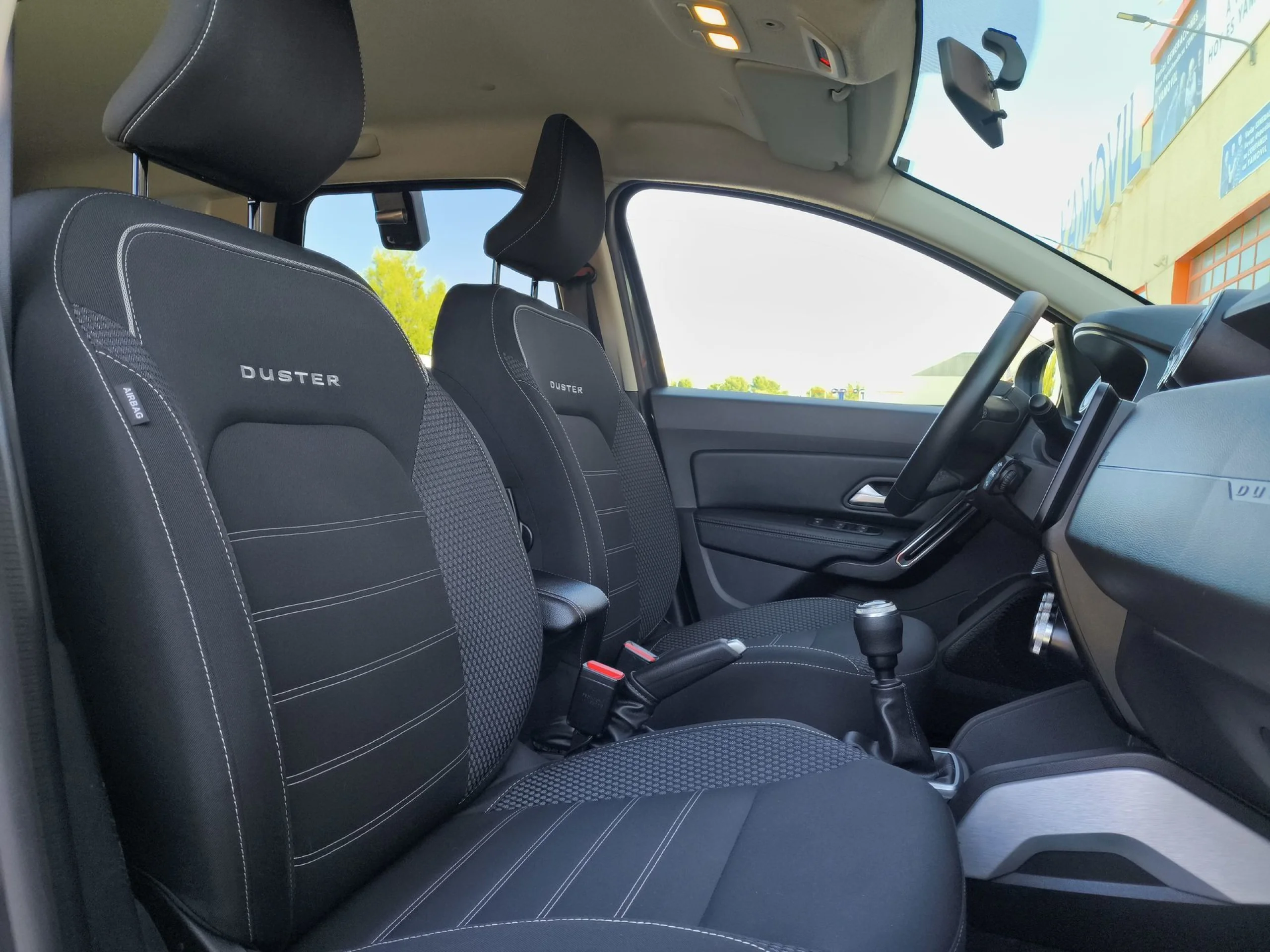 Dacia Duster Prestige TCE 66 kW (90 CV) 4X2 - Foto 24