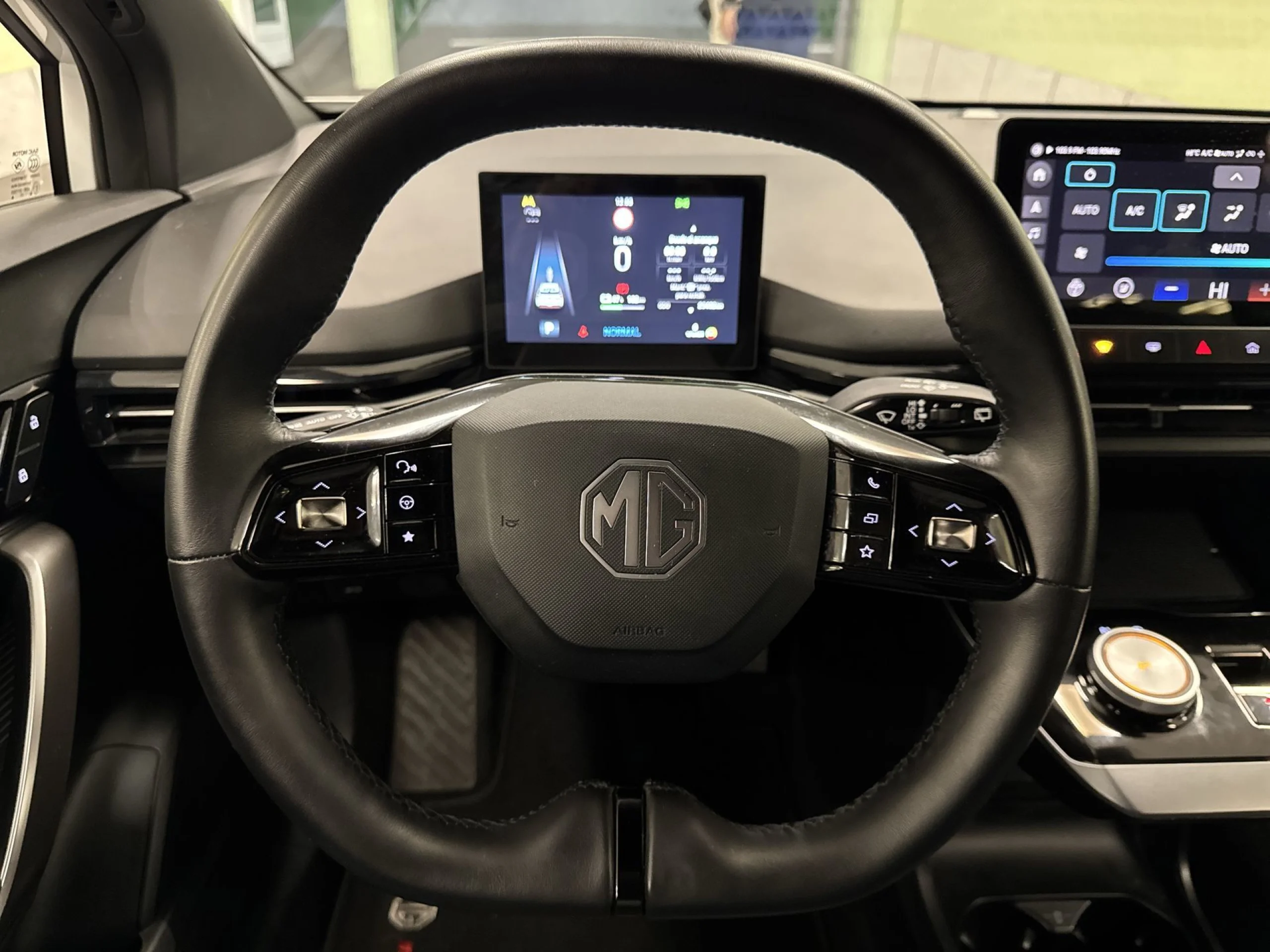 MG MG4 64kWh Luxury 150 kW (204 CV) - Foto 13