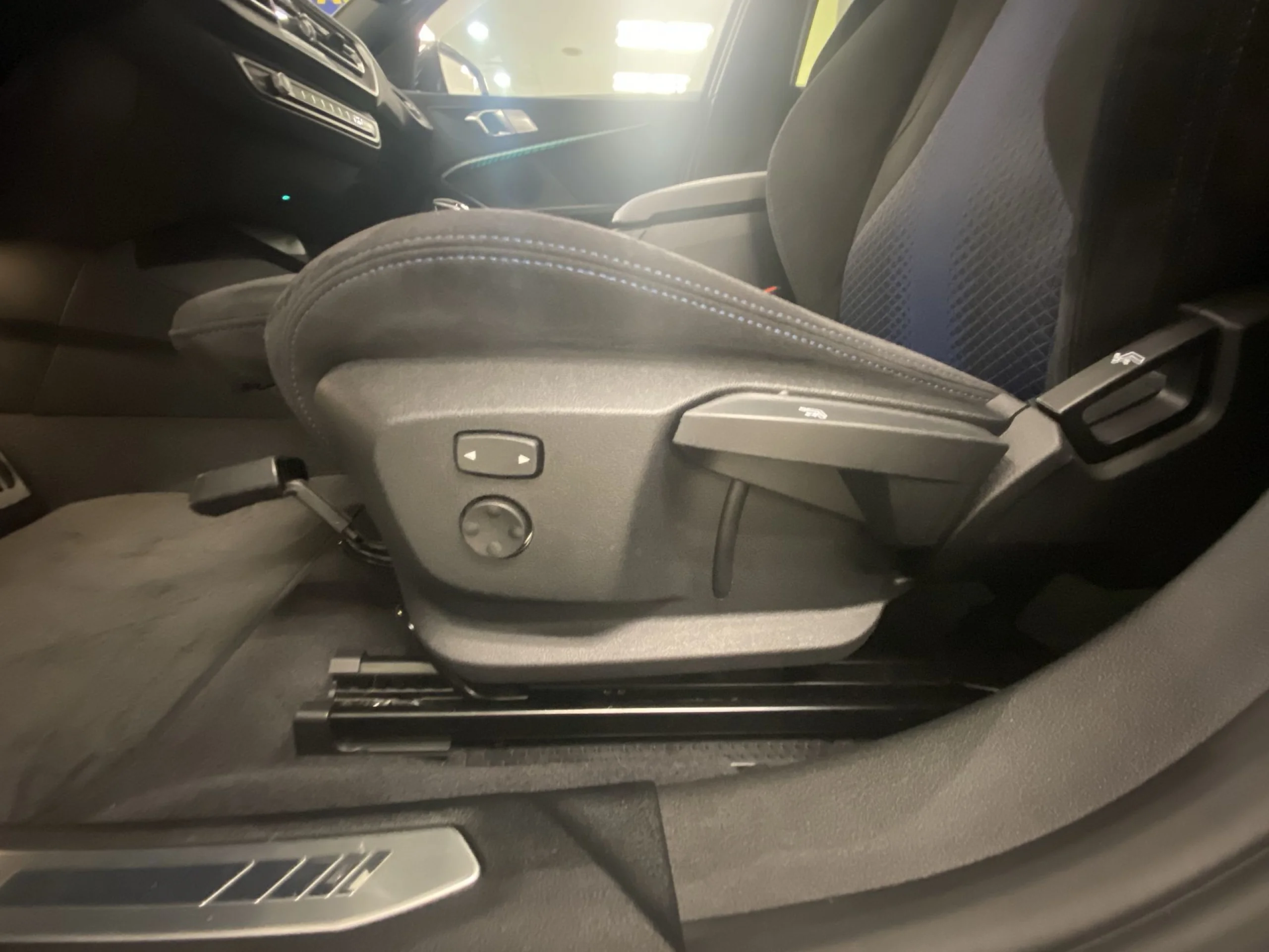 BMW Serie 1 EXECUTIVE PLUS AUTO PACK-M 150CV 5P. - Foto 9