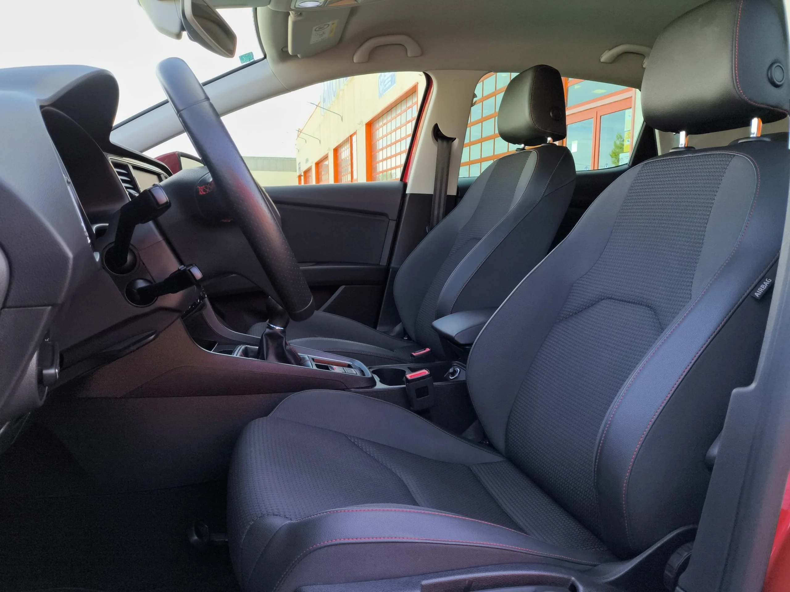 Seat León 1.5 TSI SANDS FR Edition 96 kW (130 CV) - Foto 8