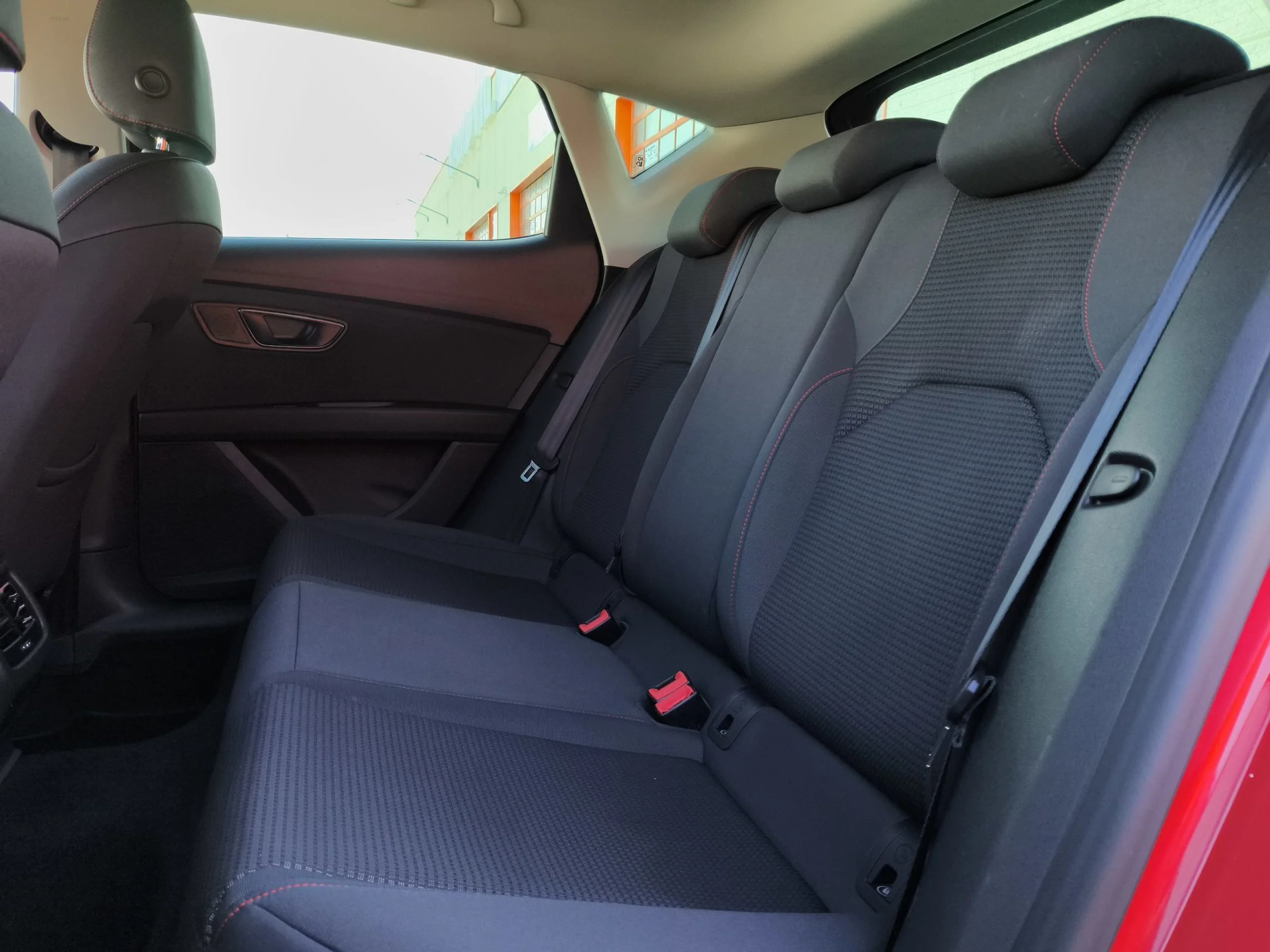 Seat León 1.5 TSI SANDS FR Edition 96 kW (130 CV) - Foto 18