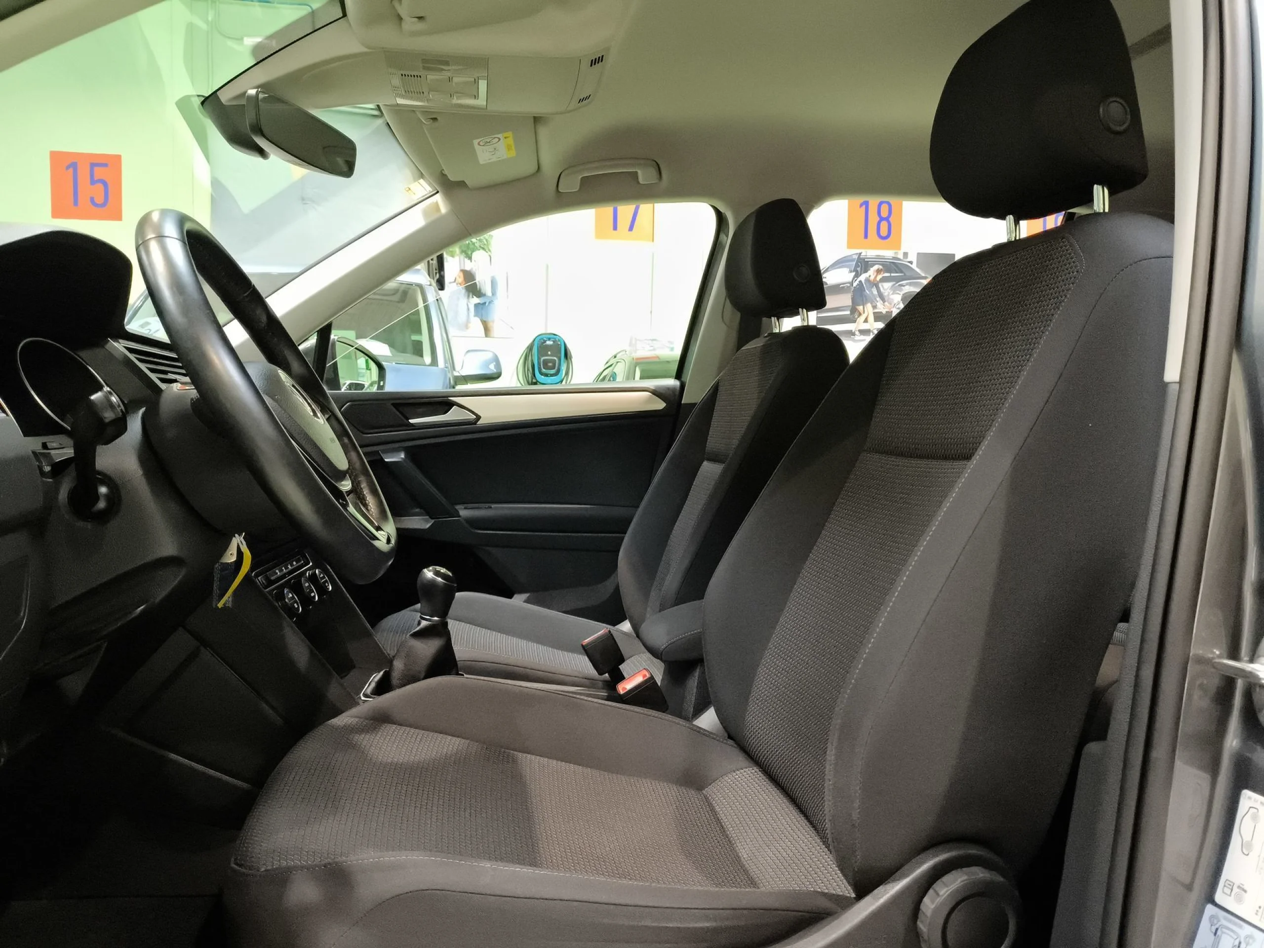 Volkswagen Tiguan Edition 1.6 TDI 85 kW (115 CV) - Foto 11