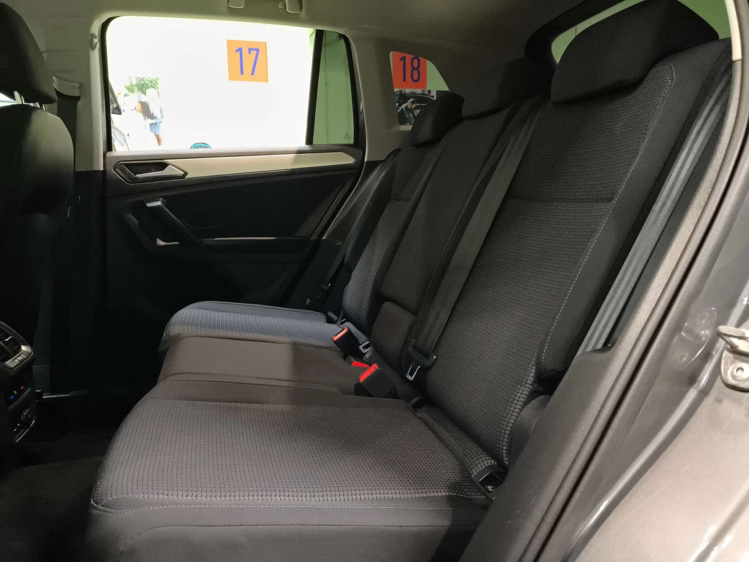Volkswagen Tiguan Edition 1.6 TDI 85 kW (115 CV) - Foto 27