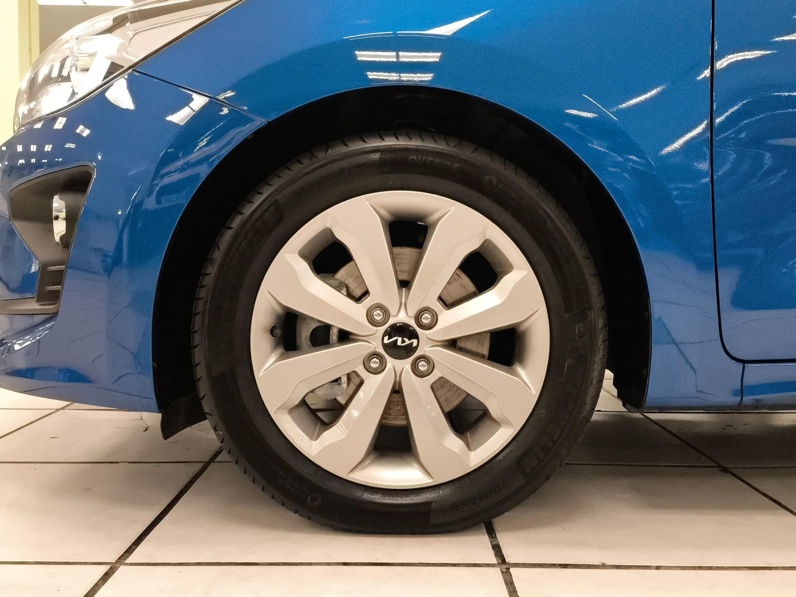 Kia Rio 1.0 T-GDi MHEV iMT Drive 74 kW (100 CV) - Foto 7