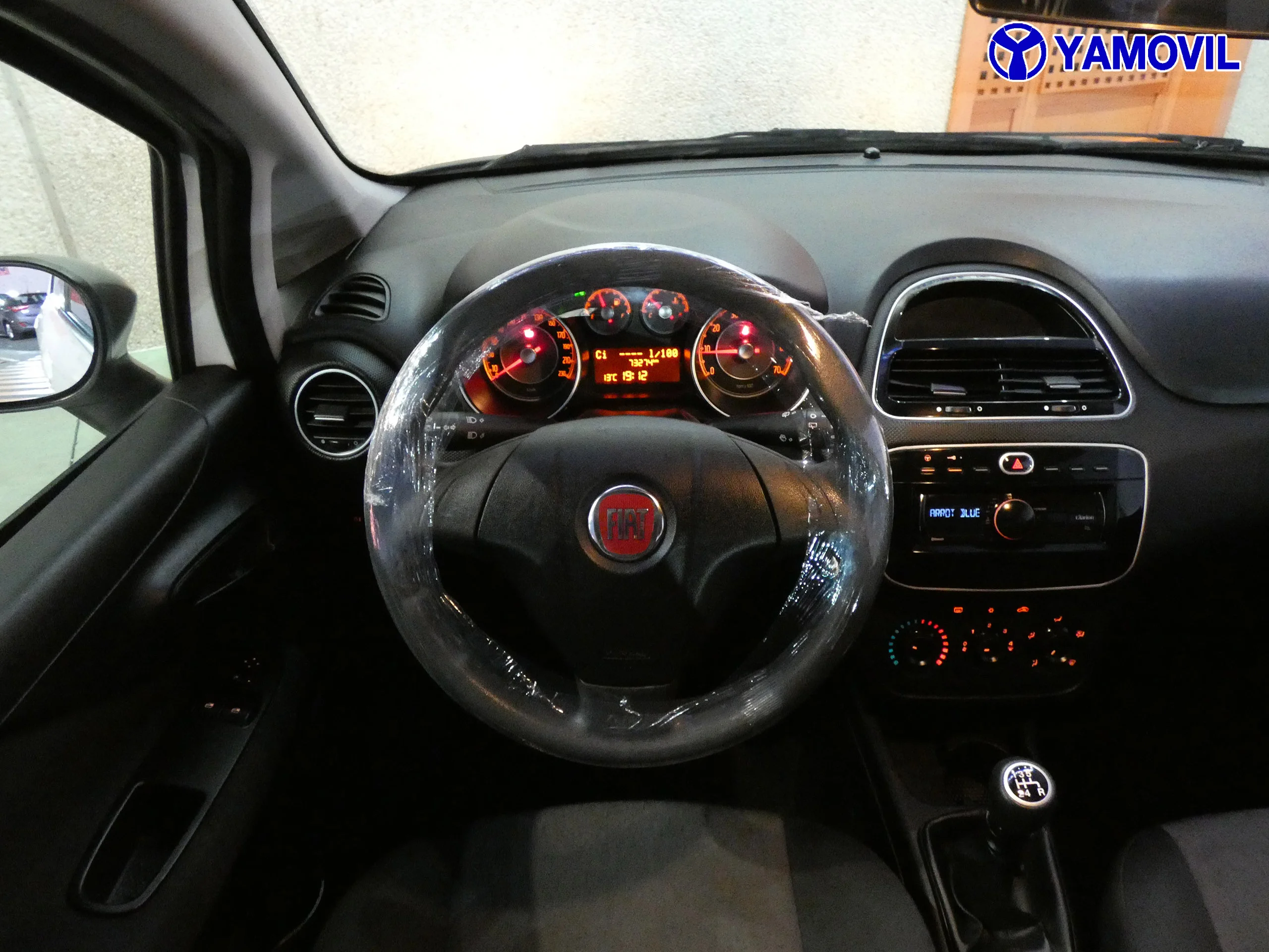 Fiat Punto 1.2 YOUNG - Foto 17
