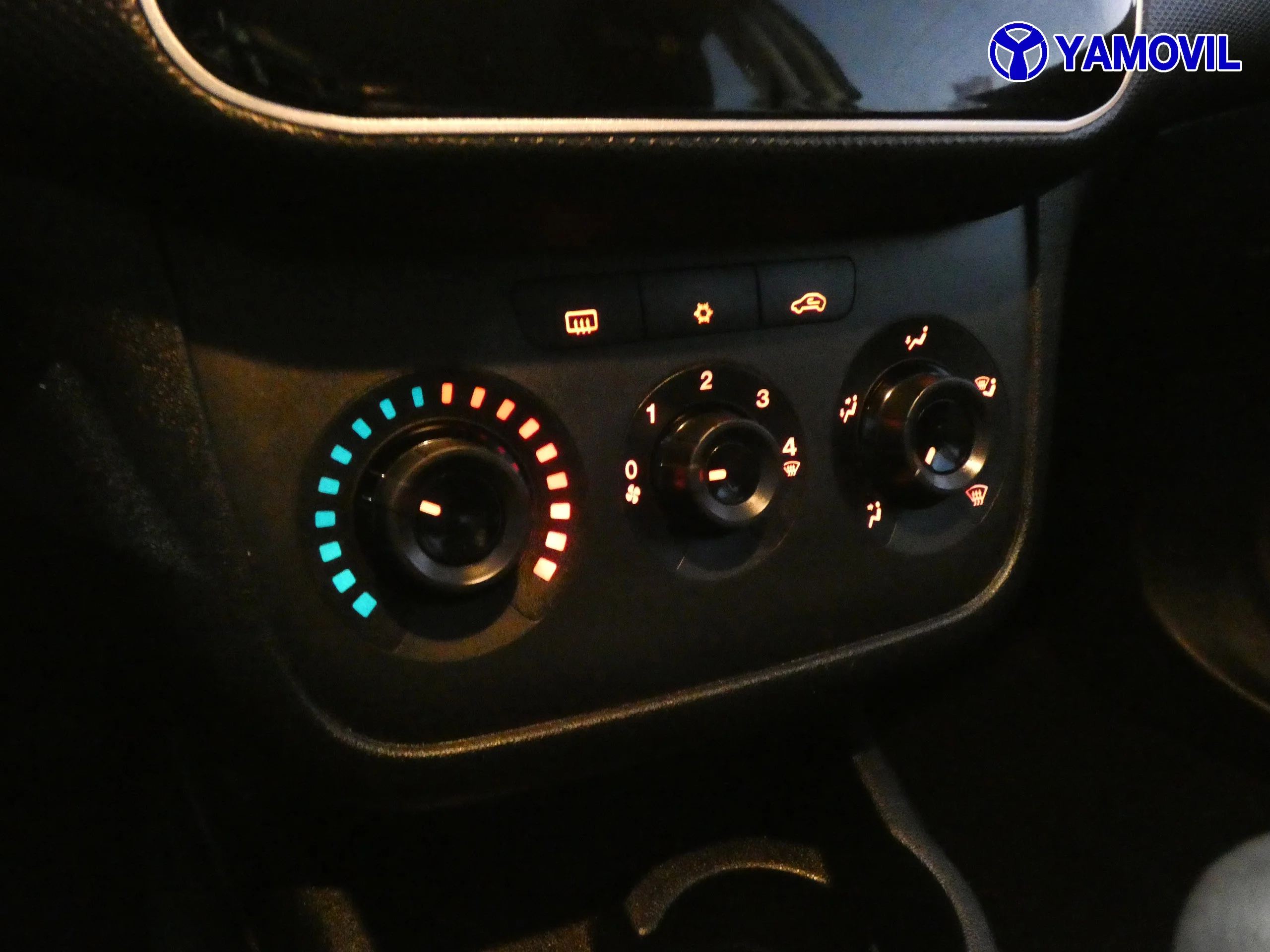 Fiat Punto 1.2 YOUNG - Foto 23