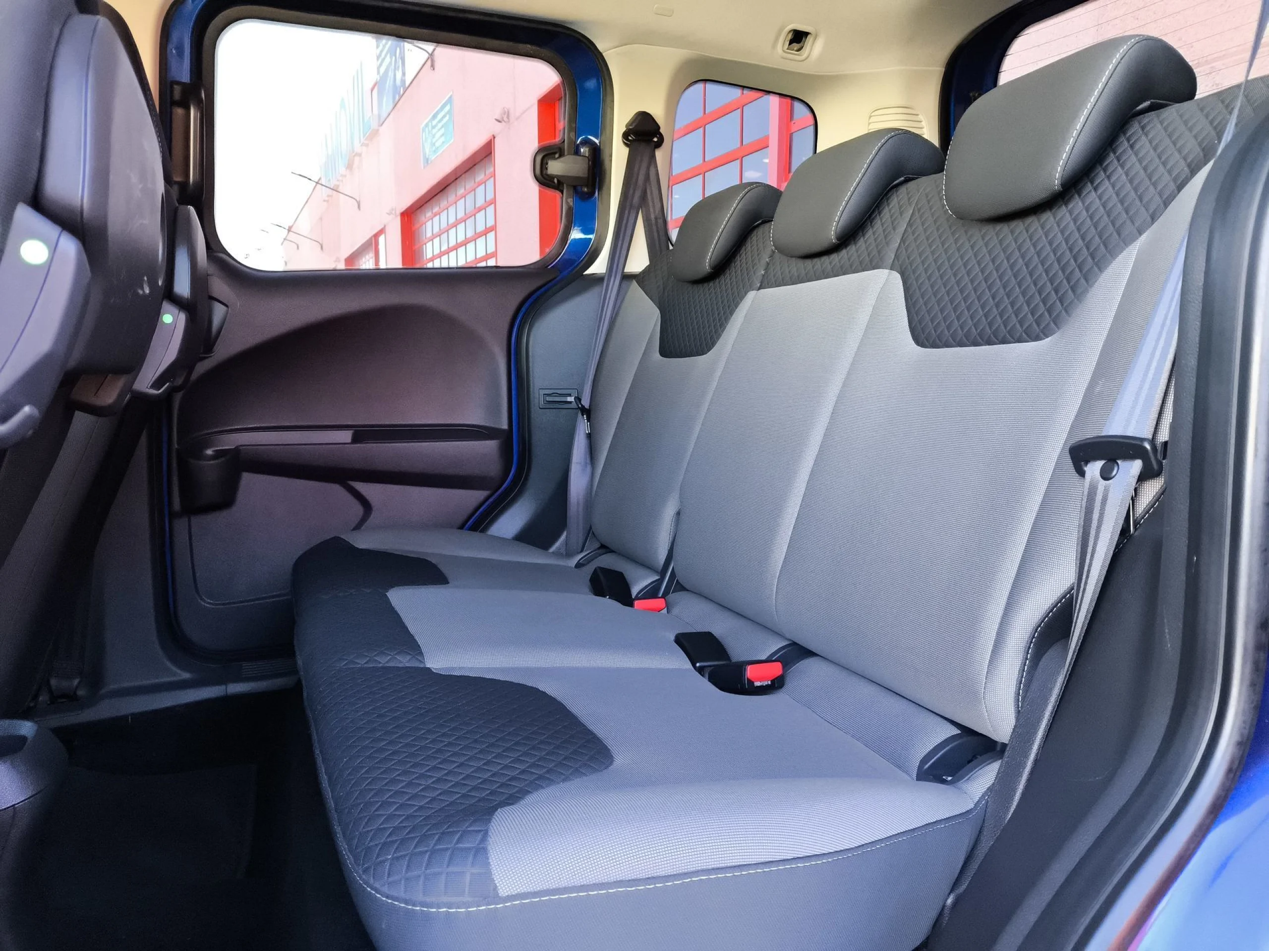 Ford Tourneo Courier 1.0 EcoBoost Trend 74 kW (100 CV) - Foto 17